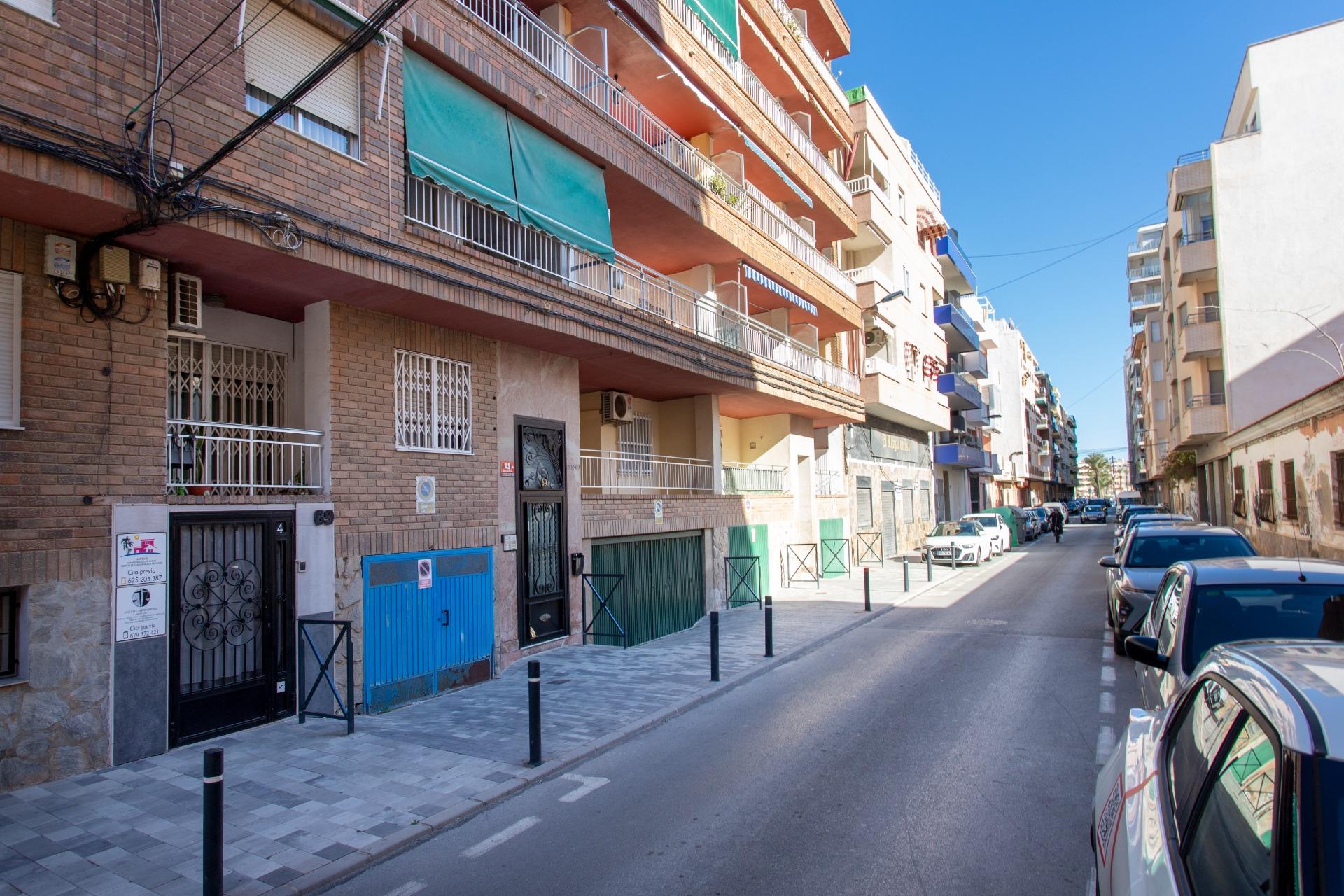 For sale - 3 Bedroom 2 Bathroom Penthouse in Torrevieja - Playa Del Cura  - Alicante