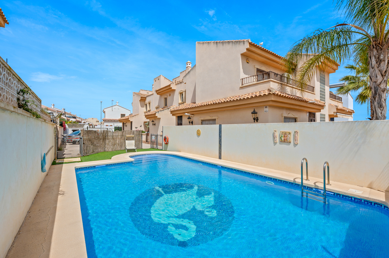 For sale - 2 Bedroom 1 Bathroom Town House in San Miguel de Salinas - Inland  - Alicante