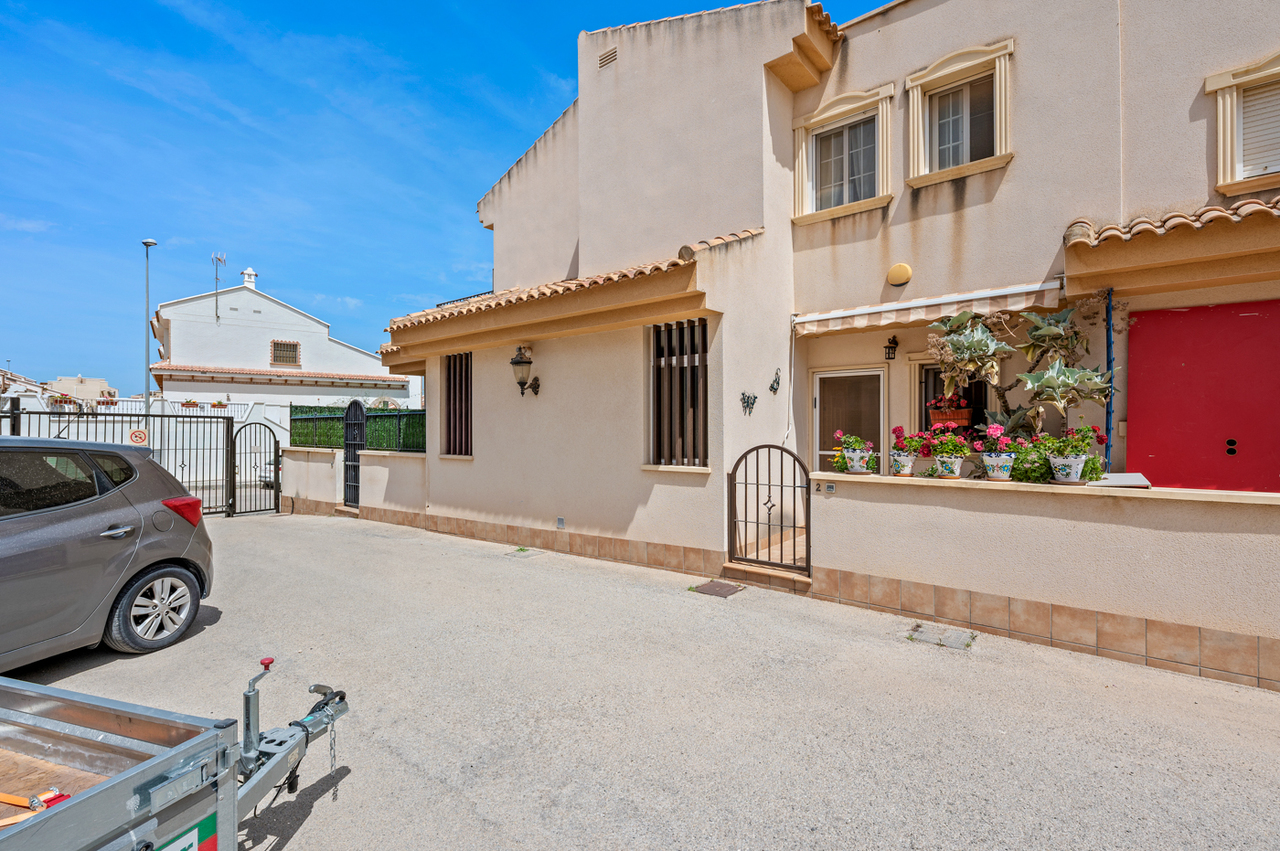 For sale - 2 Bedroom 1 Bathroom Town House in San Miguel de Salinas - Inland  - Alicante