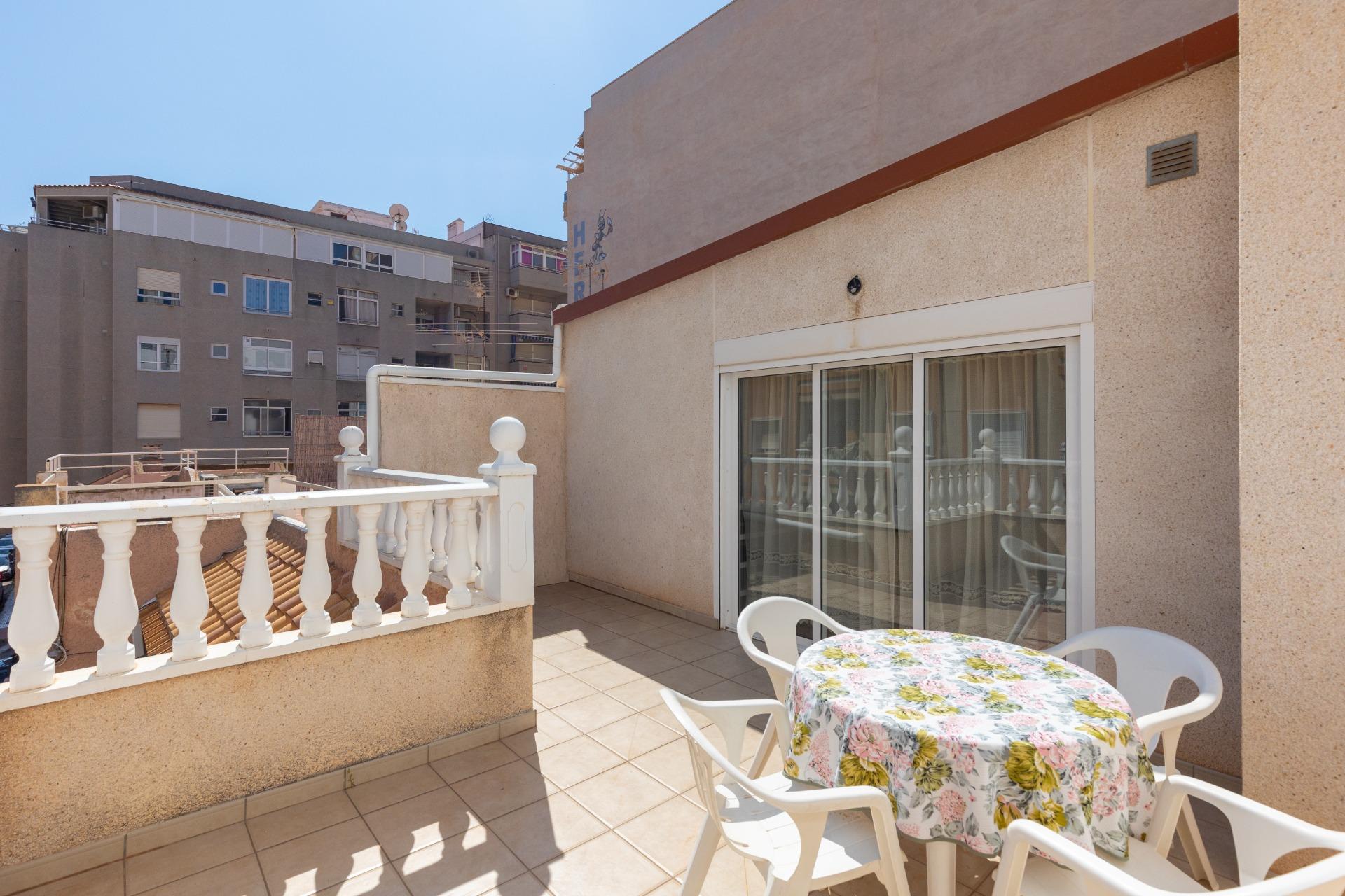 For sale - 3 Bedroom 2 Bathroom Bungalow in Torrevieja - Centro  - Alicante