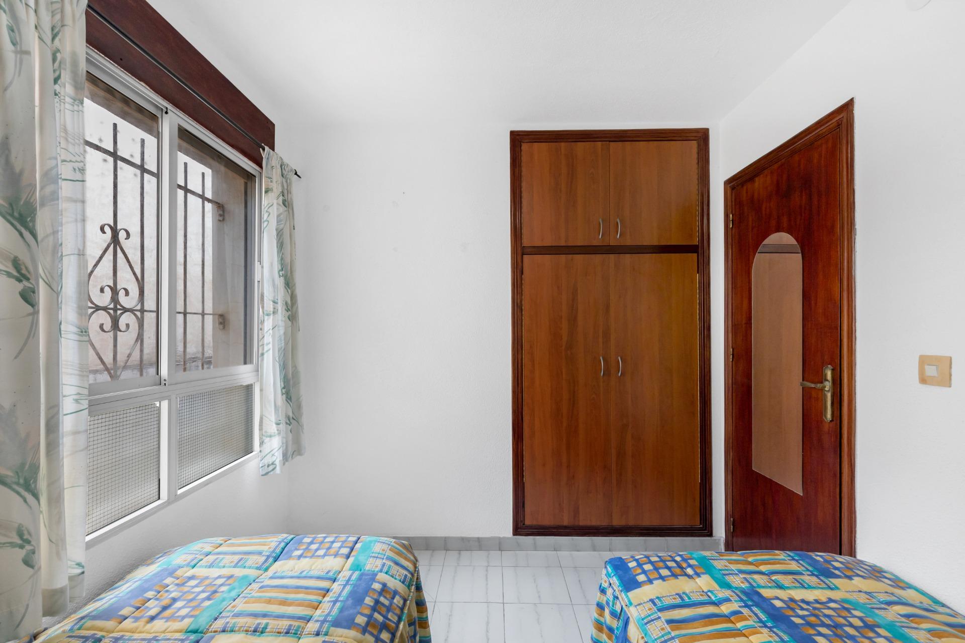 For sale - 3 Bedroom 2 Bathroom Bungalow in Torrevieja - Centro  - Alicante