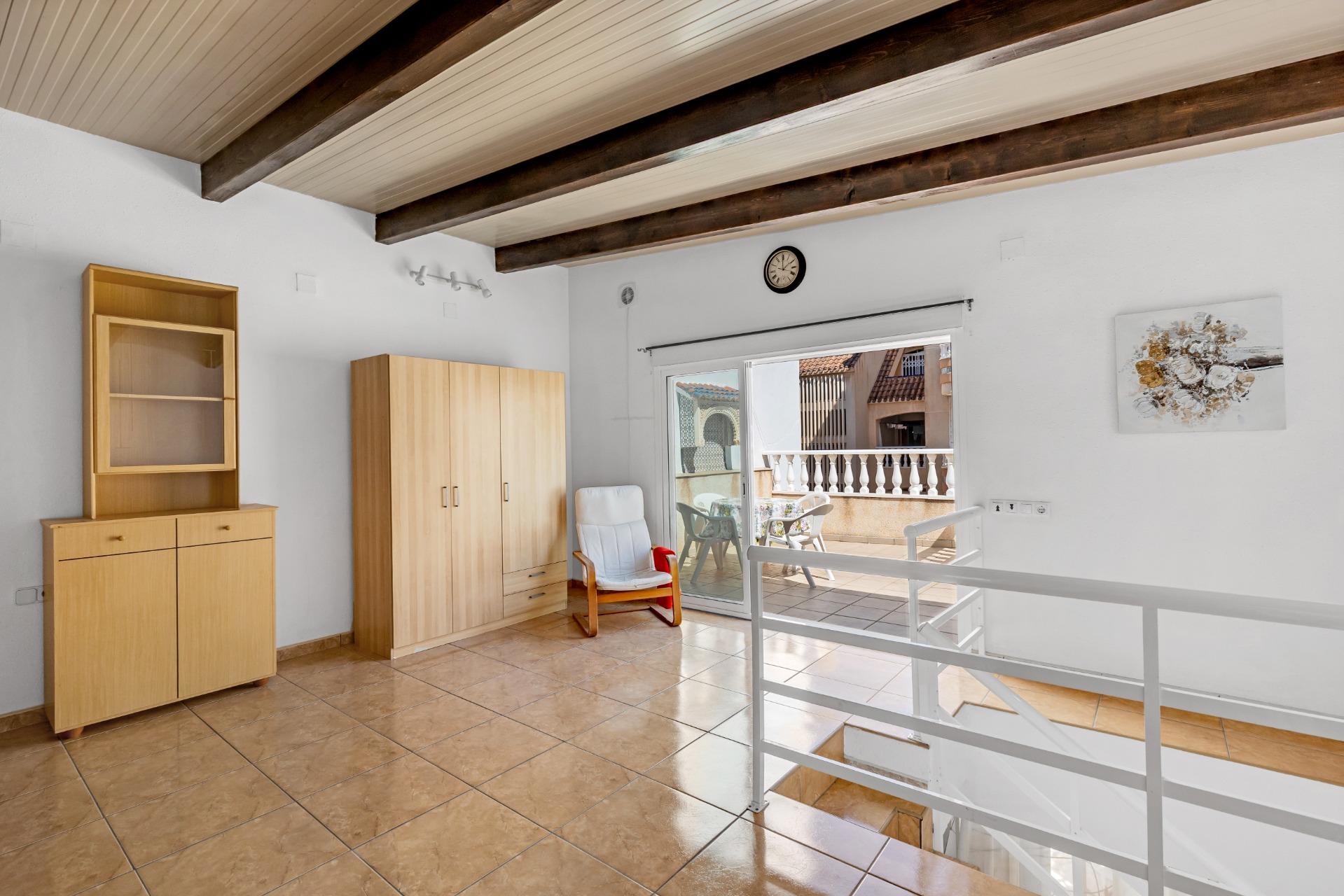 For sale - 3 Bedroom 2 Bathroom Bungalow in Torrevieja - Centro  - Alicante