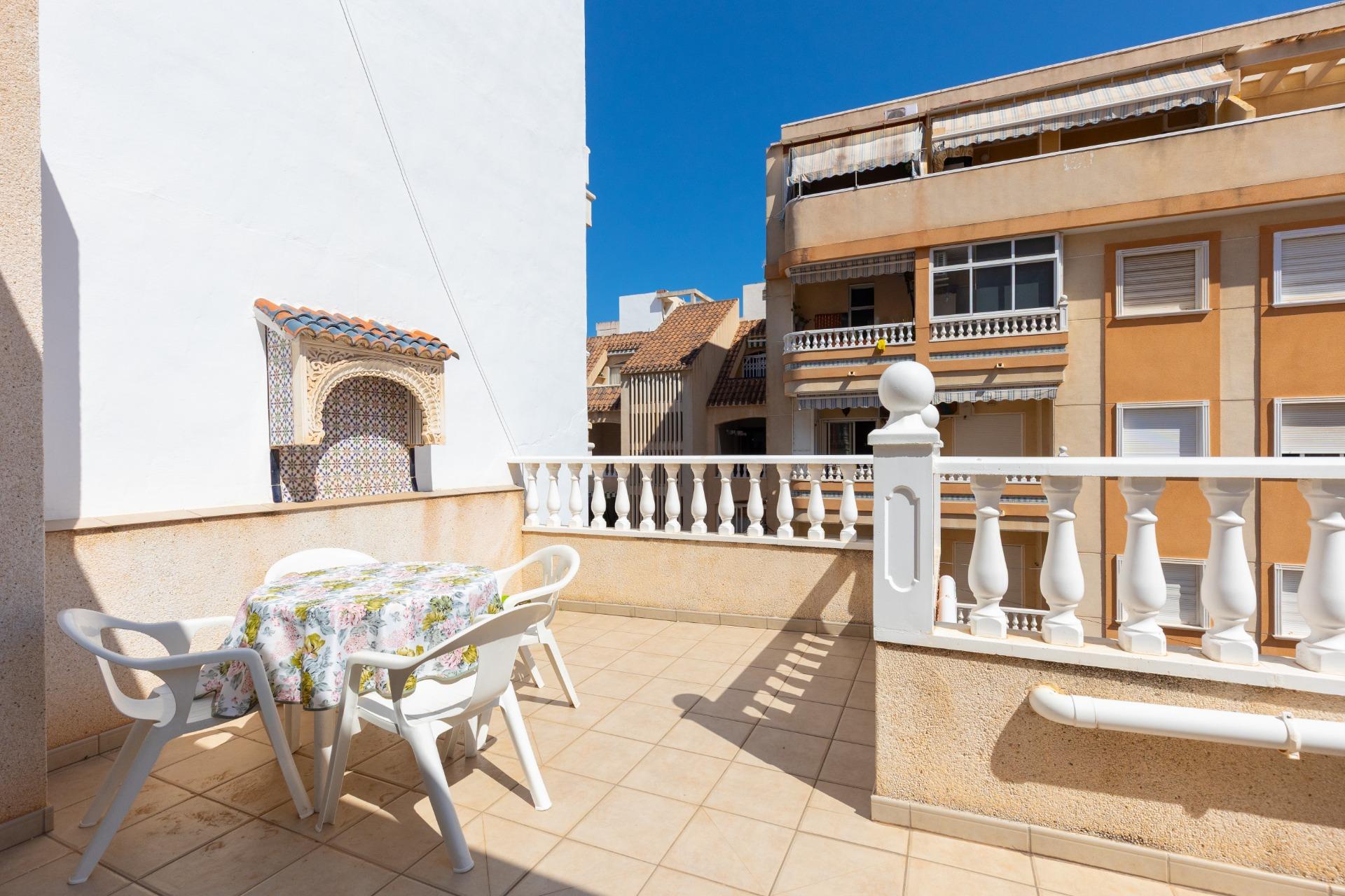 For sale - 3 Bedroom 2 Bathroom Bungalow in Torrevieja - Centro  - Alicante