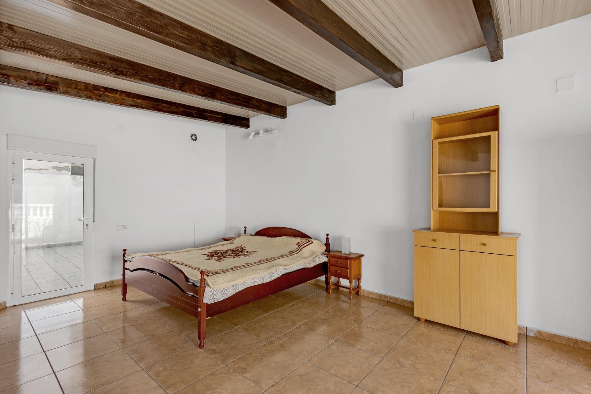 For sale - 3 Bedroom 2 Bathroom Bungalow in Torrevieja - Centro  - Alicante