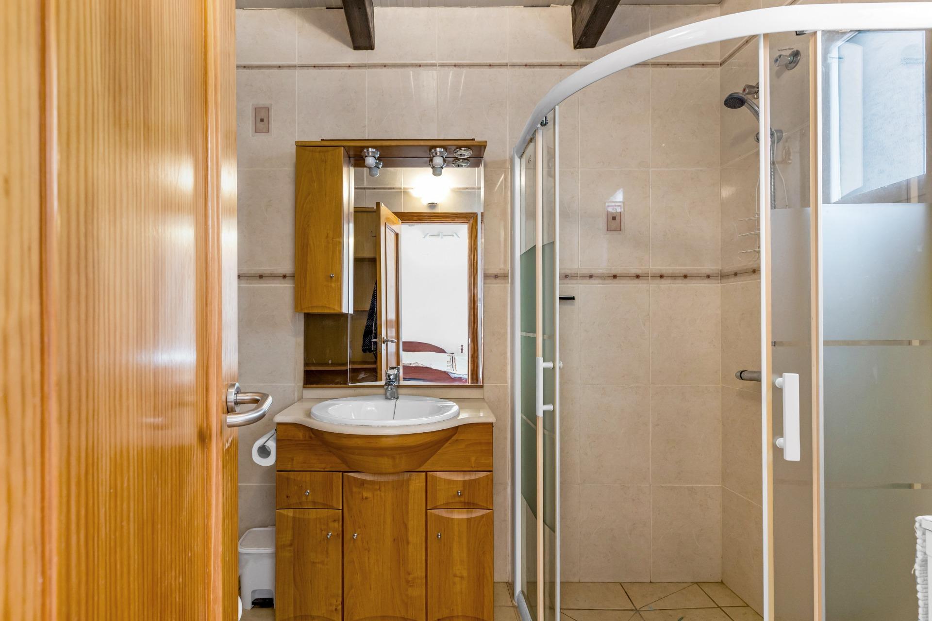 For sale - 3 Bedroom 2 Bathroom Bungalow in Torrevieja - Centro  - Alicante