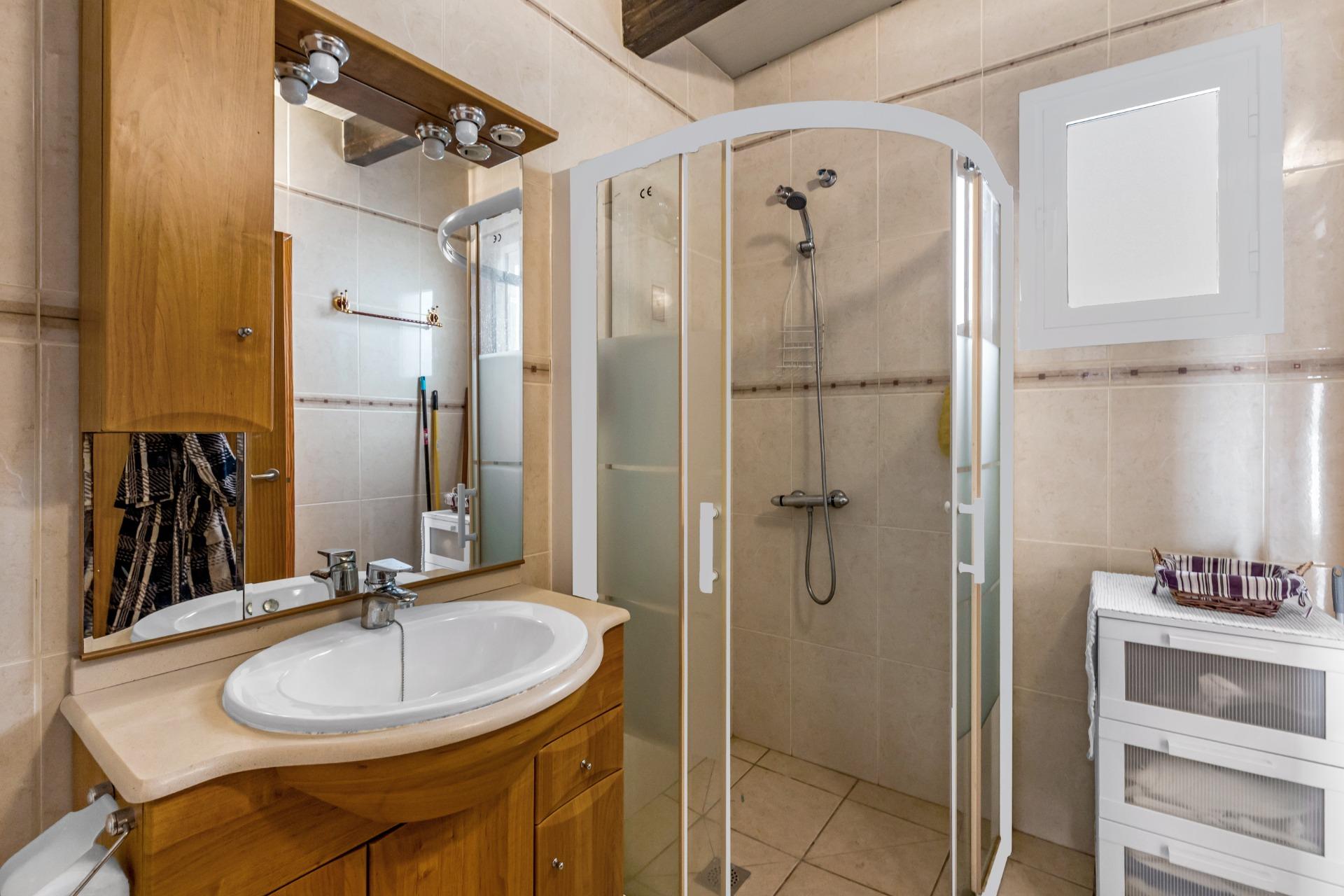 For sale - 3 Bedroom 2 Bathroom Bungalow in Torrevieja - Centro  - Alicante