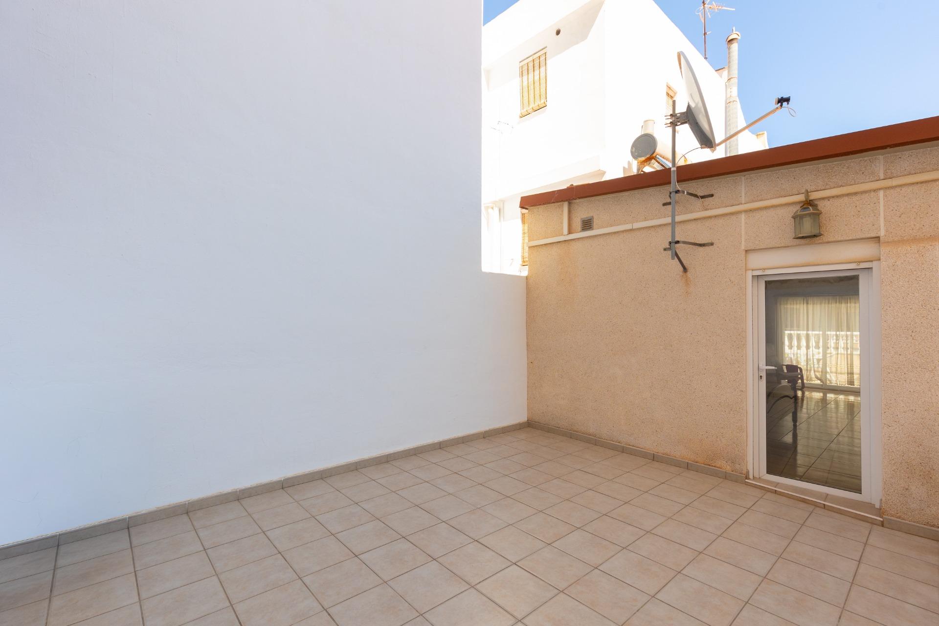 For sale - 3 Bedroom 2 Bathroom Bungalow in Torrevieja - Centro  - Alicante