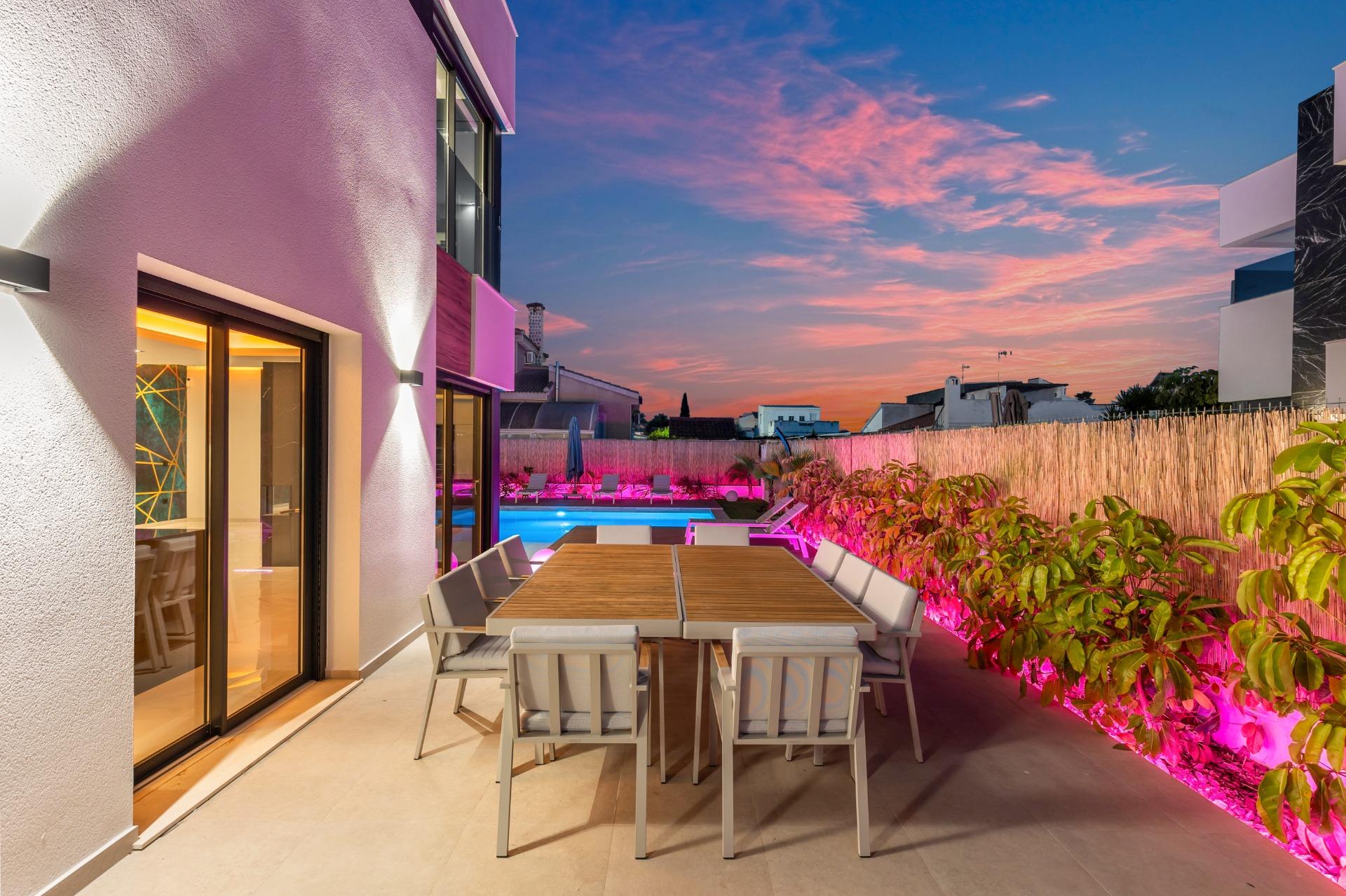 For sale - 3 Bedroom 3 Bathroom Villa in Torrevieja - Torreta Florida  - Alicante