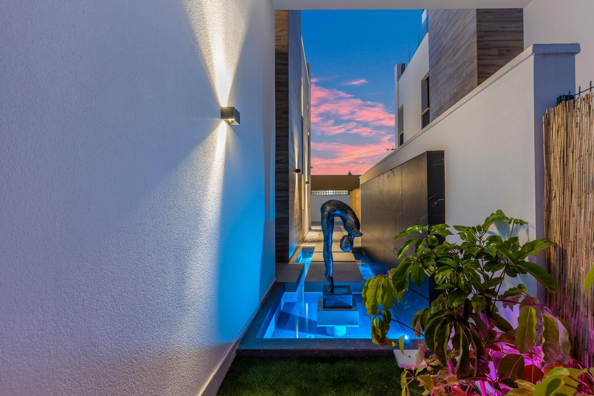 For sale - 3 Bedroom 3 Bathroom Villa in Torrevieja - Torreta Florida  - Alicante