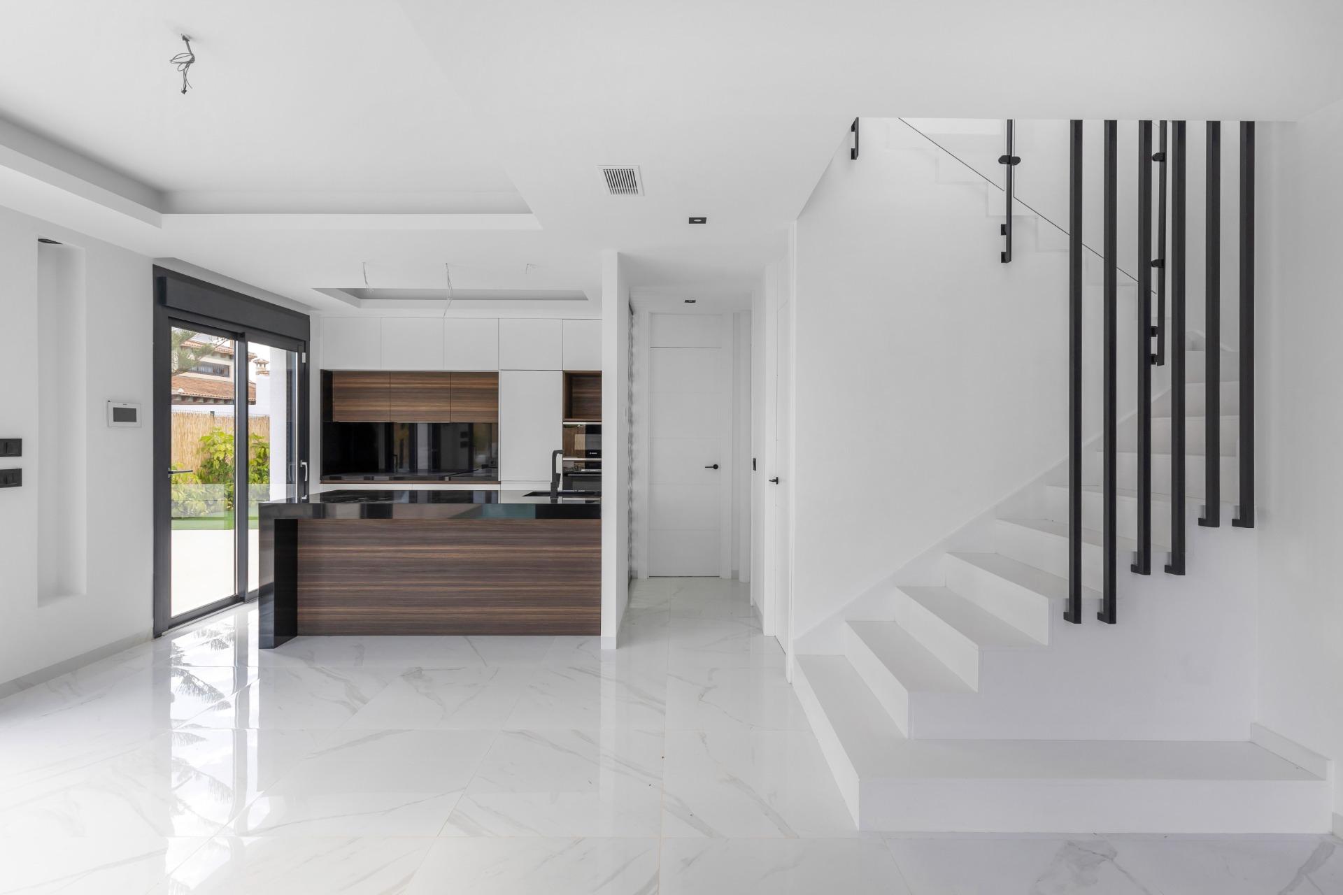 For sale - 3 Bedroom 3 Bathroom Villa in Torrevieja - Torreta Florida  - Alicante