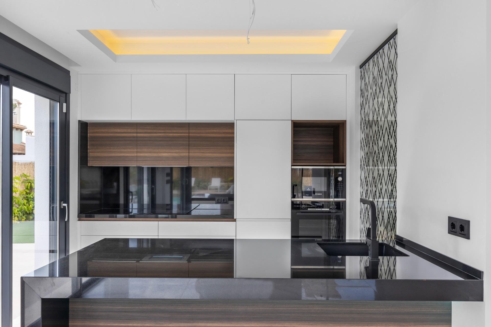 For sale - 3 Bedroom 3 Bathroom Villa in Torrevieja - Torreta Florida  - Alicante