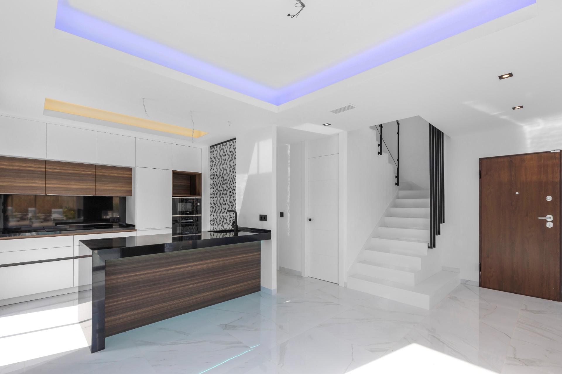 For sale - 3 Bedroom 3 Bathroom Villa in Torrevieja - Torreta Florida  - Alicante