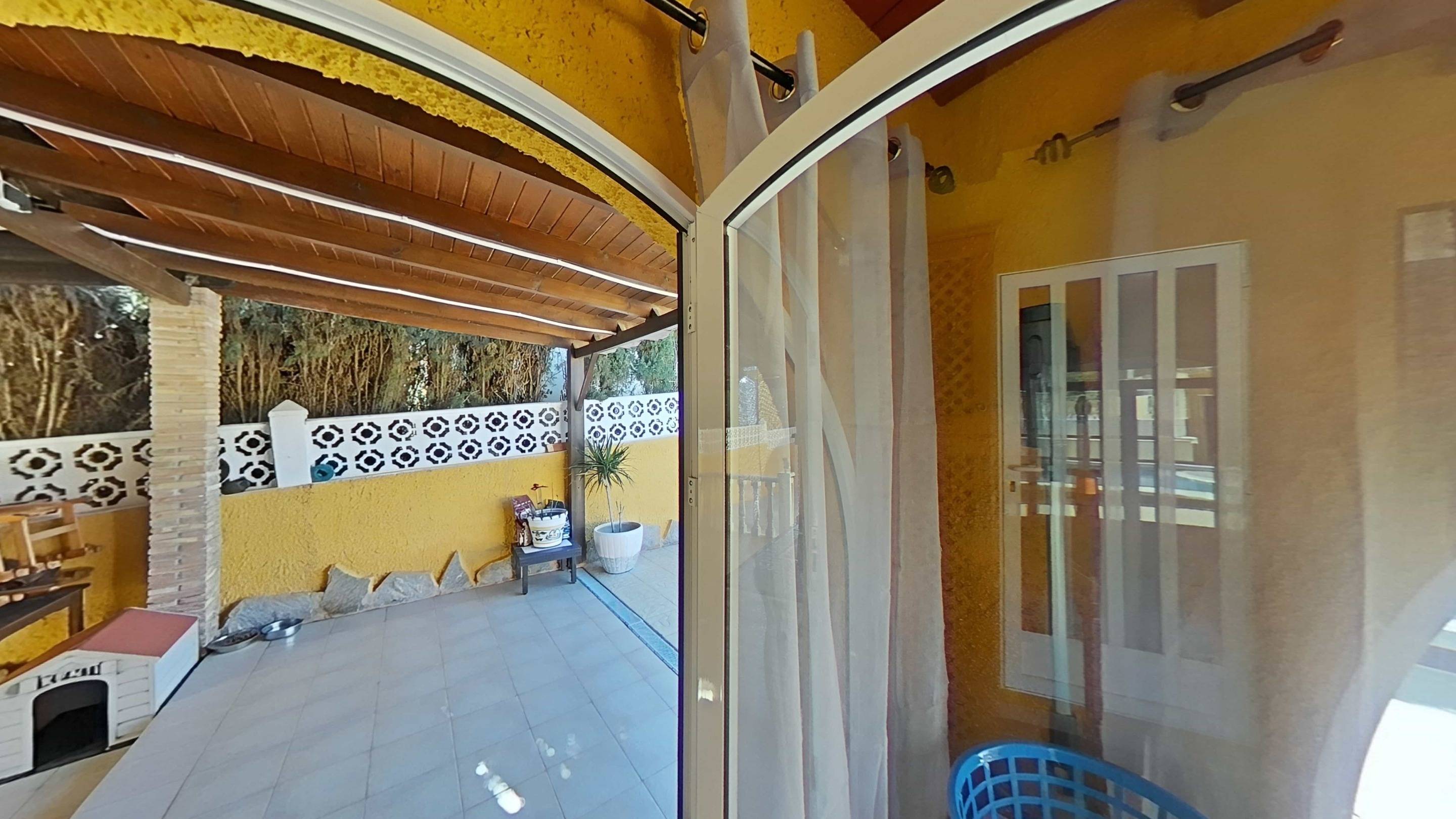 For sale - 4 Bedroom 2 Bathroom Villa in Torrevieja - Los Balcones  - Alicante
