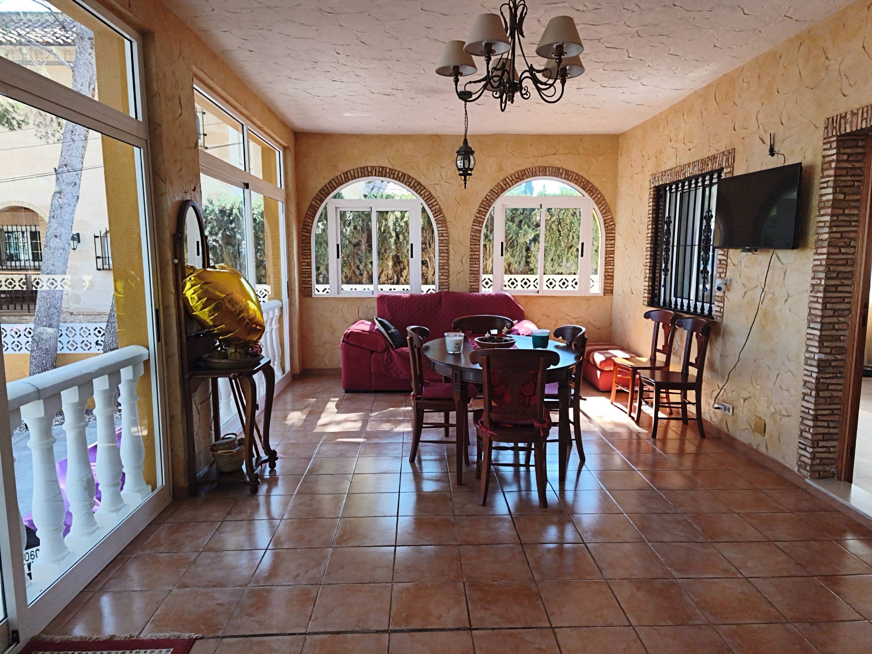 For sale - 4 Bedroom 2 Bathroom Villa in Torrevieja - Los Balcones  - Alicante