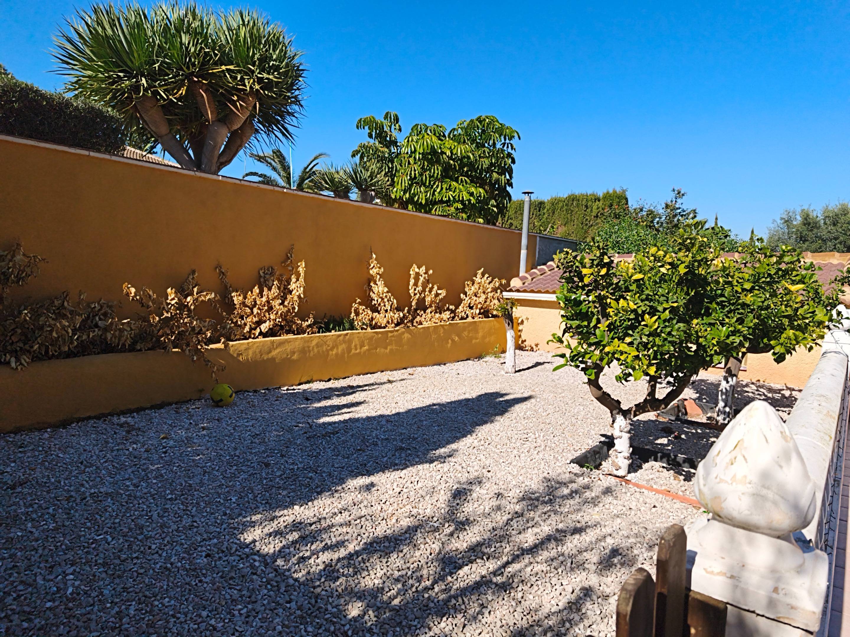 For sale - 4 Bedroom 2 Bathroom Villa in Torrevieja - Los Balcones  - Alicante