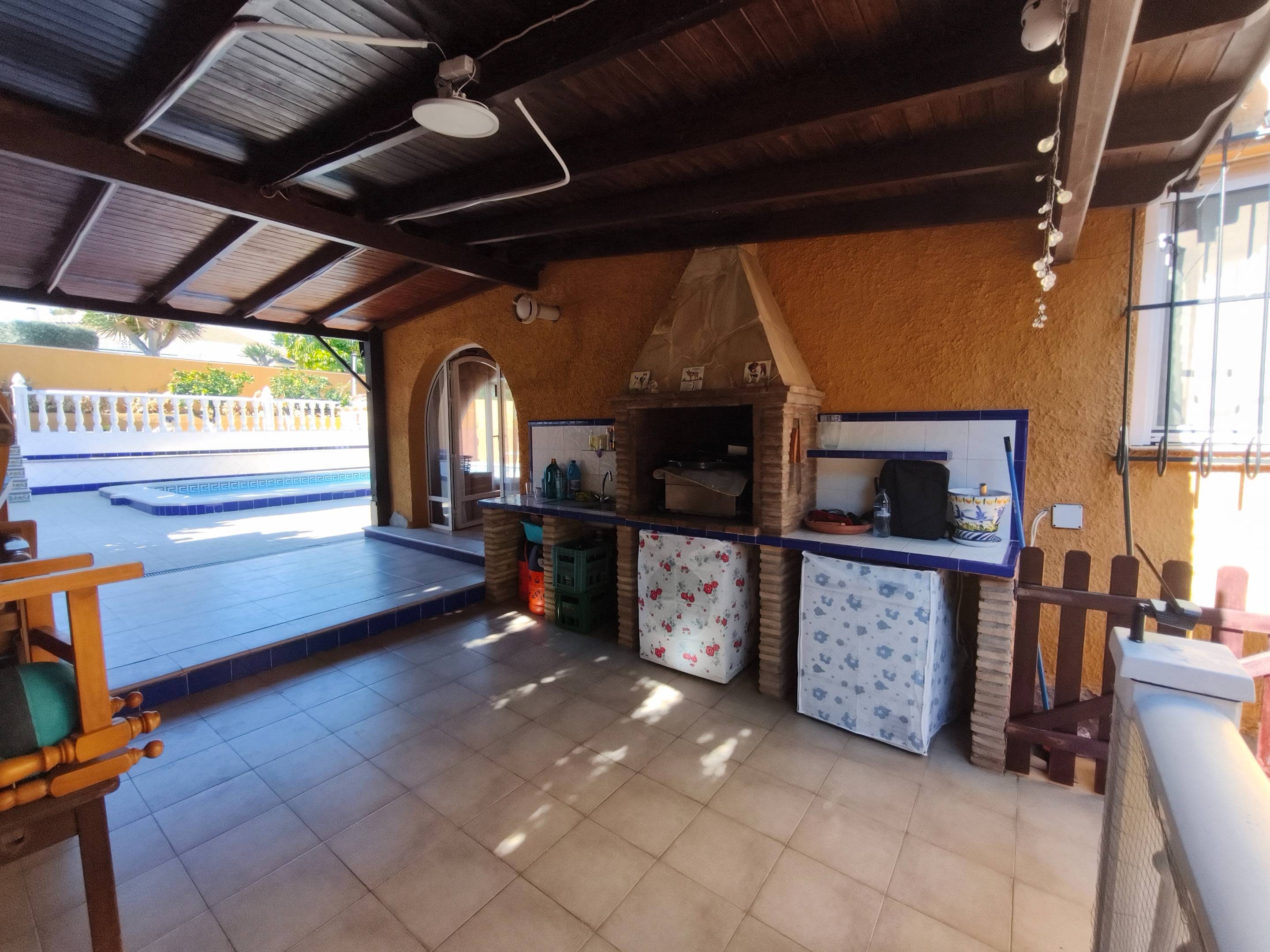 For sale - 4 Bedroom 2 Bathroom Villa in Torrevieja - Los Balcones  - Alicante