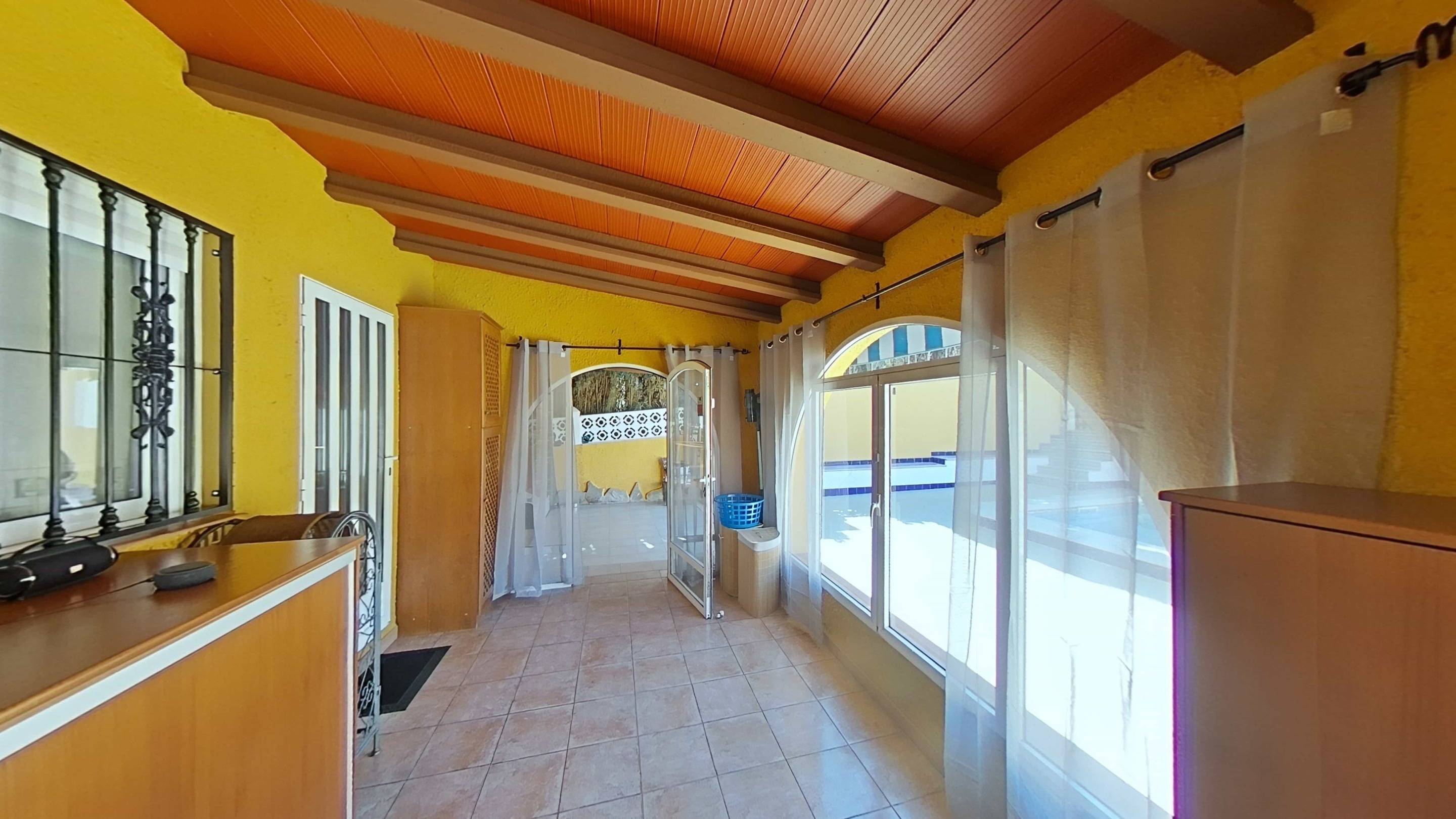 For sale - 4 Bedroom 2 Bathroom Villa in Torrevieja - Los Balcones  - Alicante
