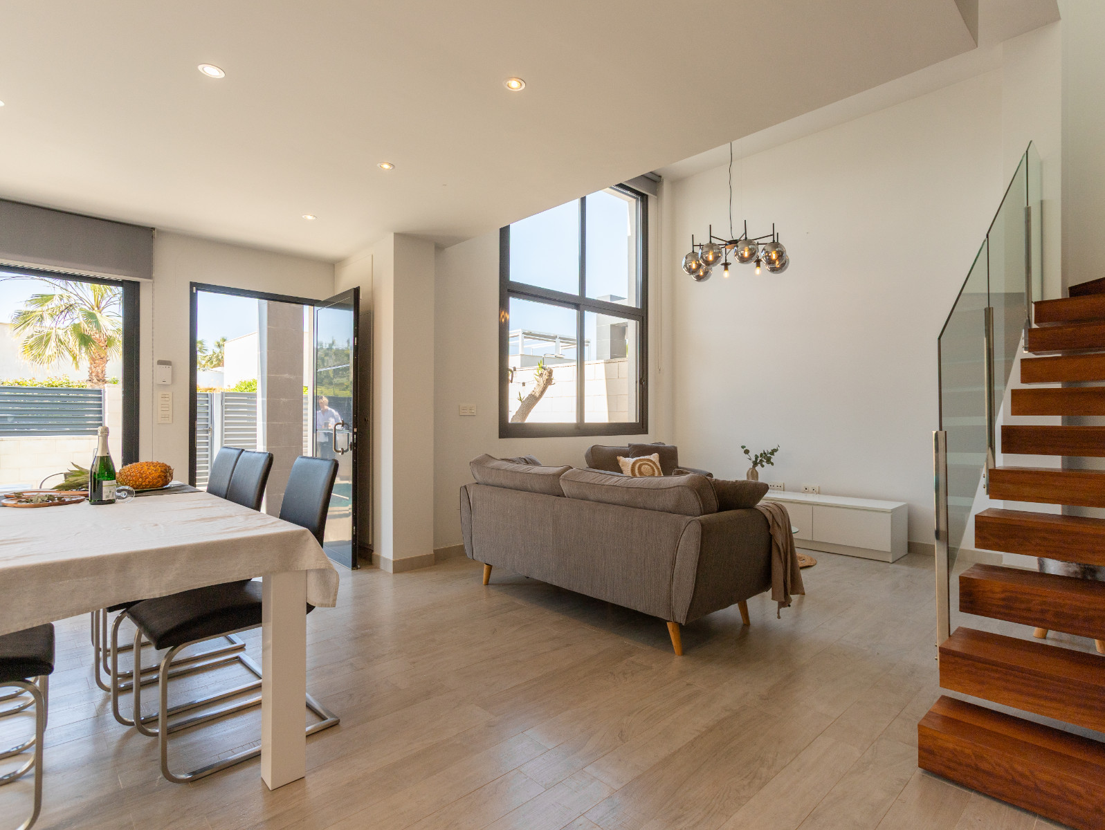 For sale - 3 Bedroom 2 Bathroom Villa in Rojales - Inland  - Alicante