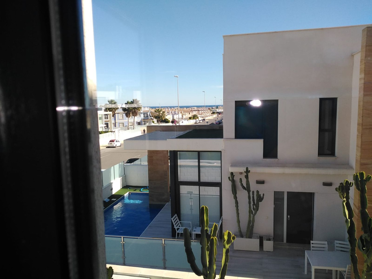 For sale - 3 Bedroom 3 Bathroom Villa in Orihuela Costa - Costa Blanca  - Alicante