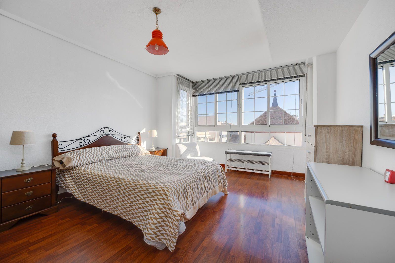 For sale - 2 Bedroom 2 Bathroom Apartment in Torrevieja - Centro  - Alicante