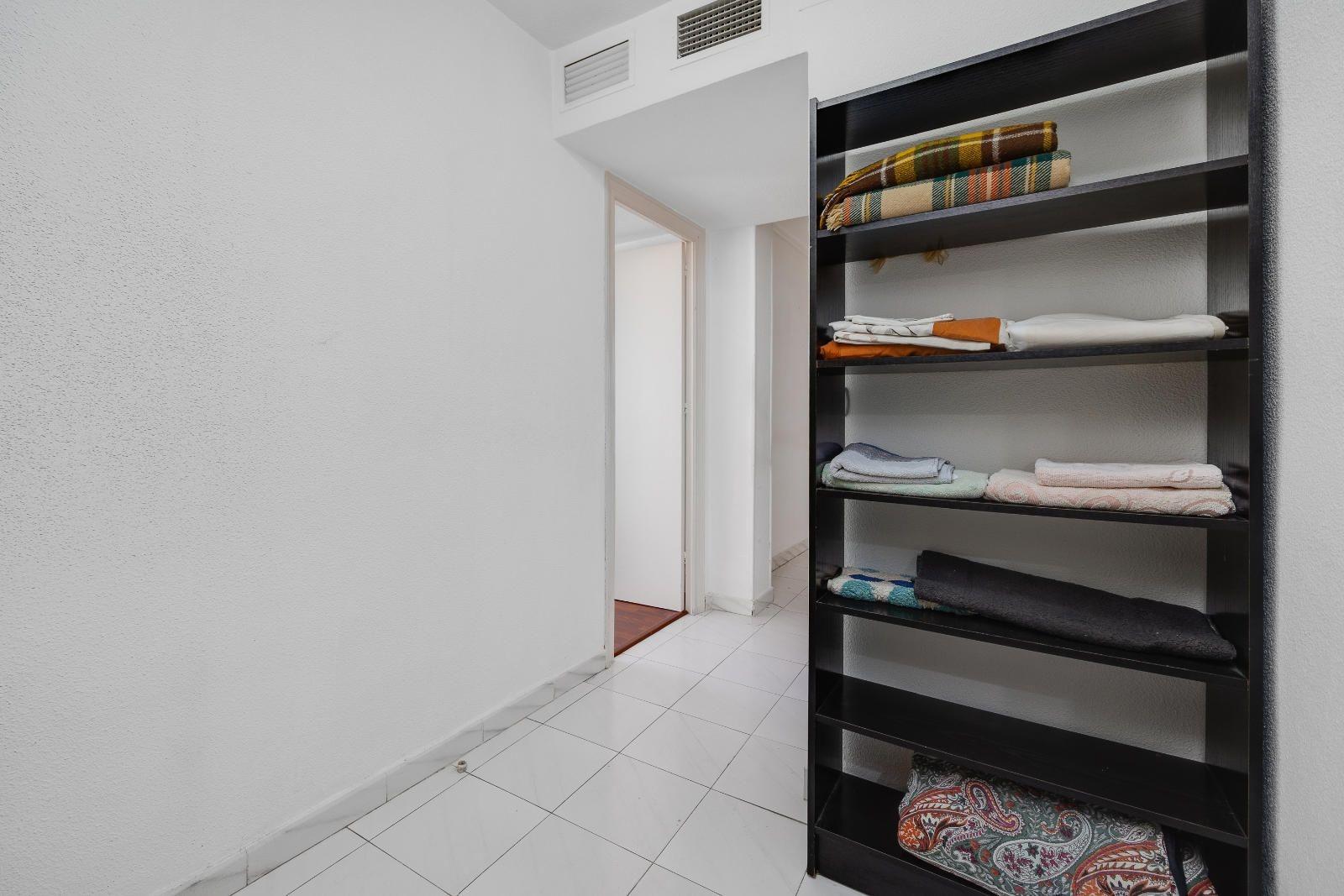 For sale - 2 Bedroom 2 Bathroom Apartment in Torrevieja - Centro  - Alicante