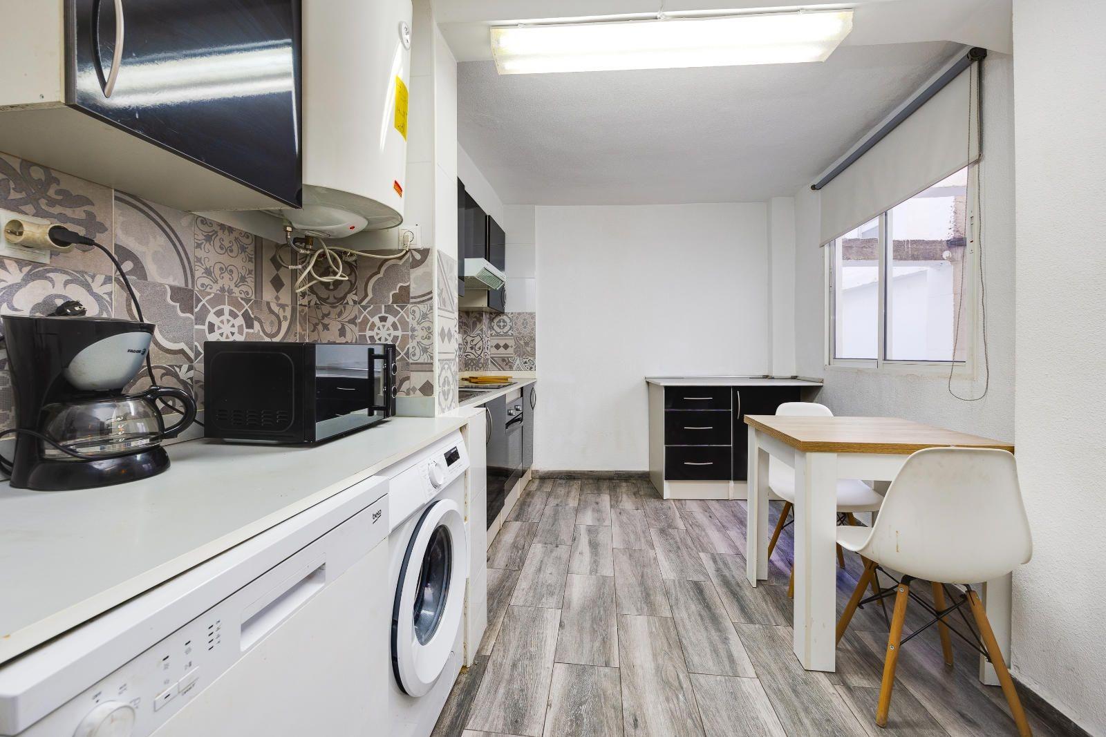 For sale - 2 Bedroom 2 Bathroom Apartment in Torrevieja - Centro  - Alicante