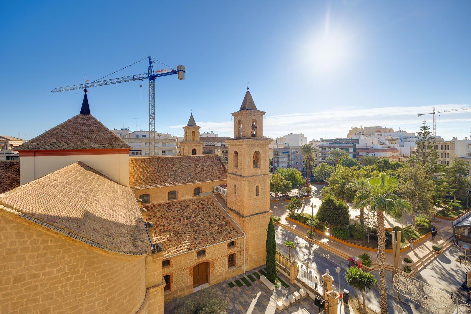 For sale - 2 Bedroom 2 Bathroom Apartment in Torrevieja - Centro  - Alicante