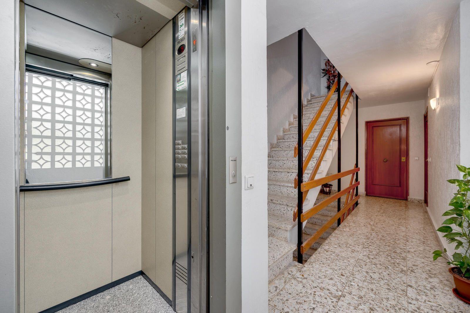 For sale - 2 Bedroom 2 Bathroom Apartment in Torrevieja - Centro  - Alicante