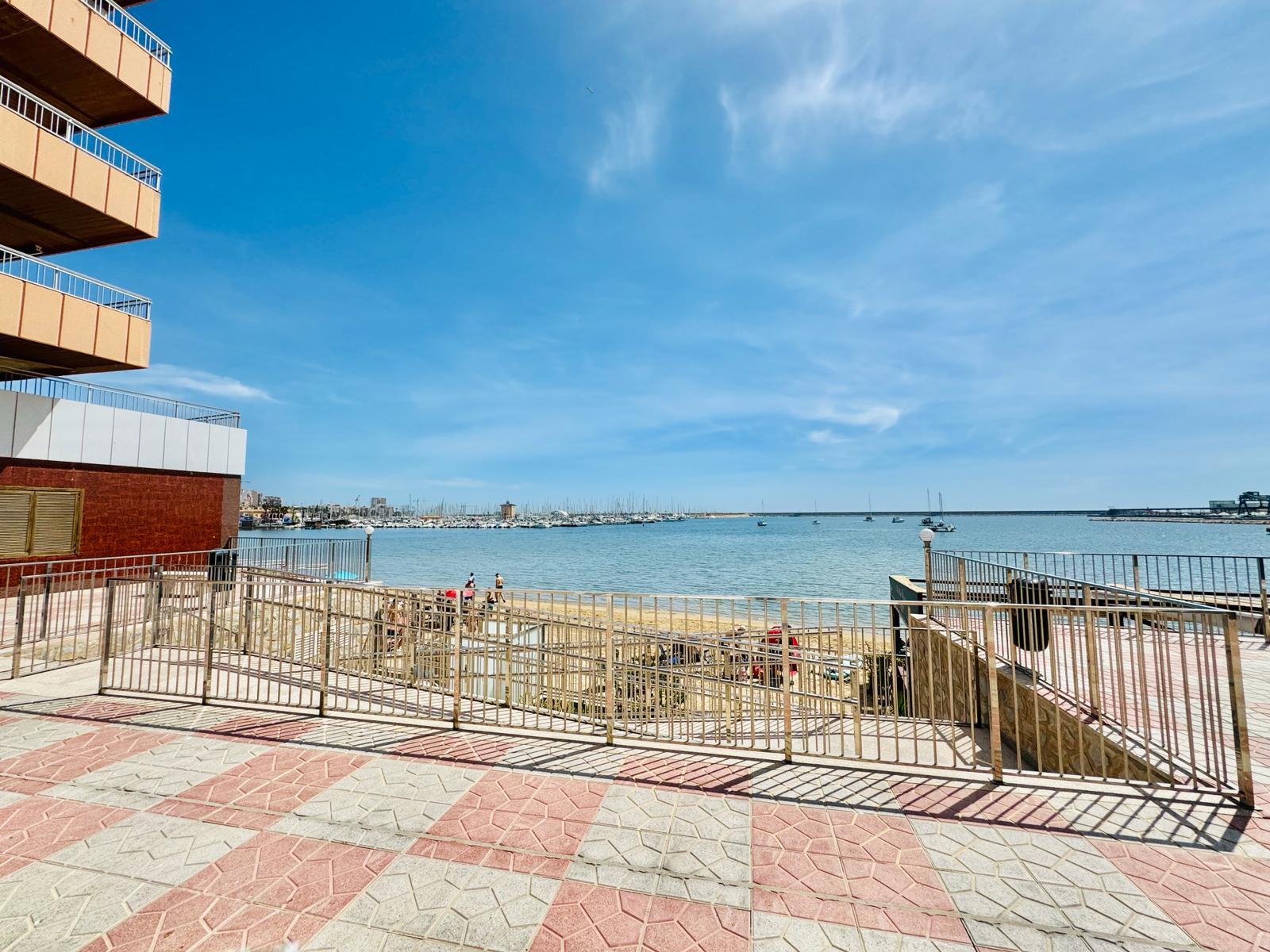 For sale - 3 Bedroom 2 Bathroom Apartment in Torrevieja - Costa Blanca  - Alicante