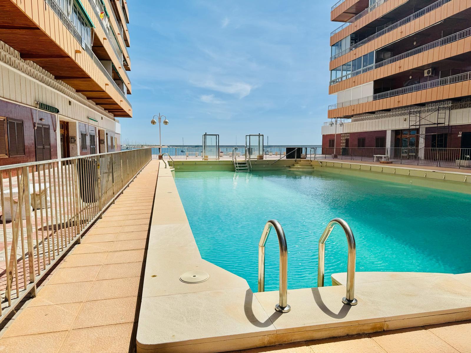 For sale - 3 Bedroom 2 Bathroom Apartment in Torrevieja - Costa Blanca  - Alicante