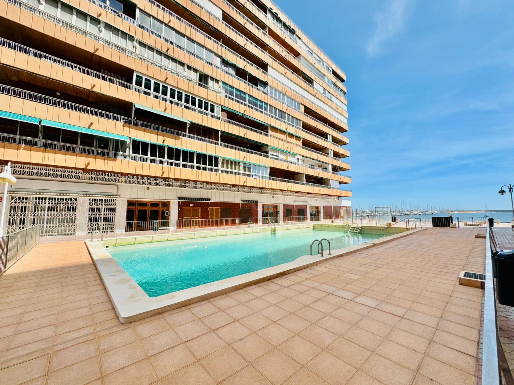For sale - 3 Bedroom 2 Bathroom Apartment in Torrevieja - Costa Blanca  - Alicante
