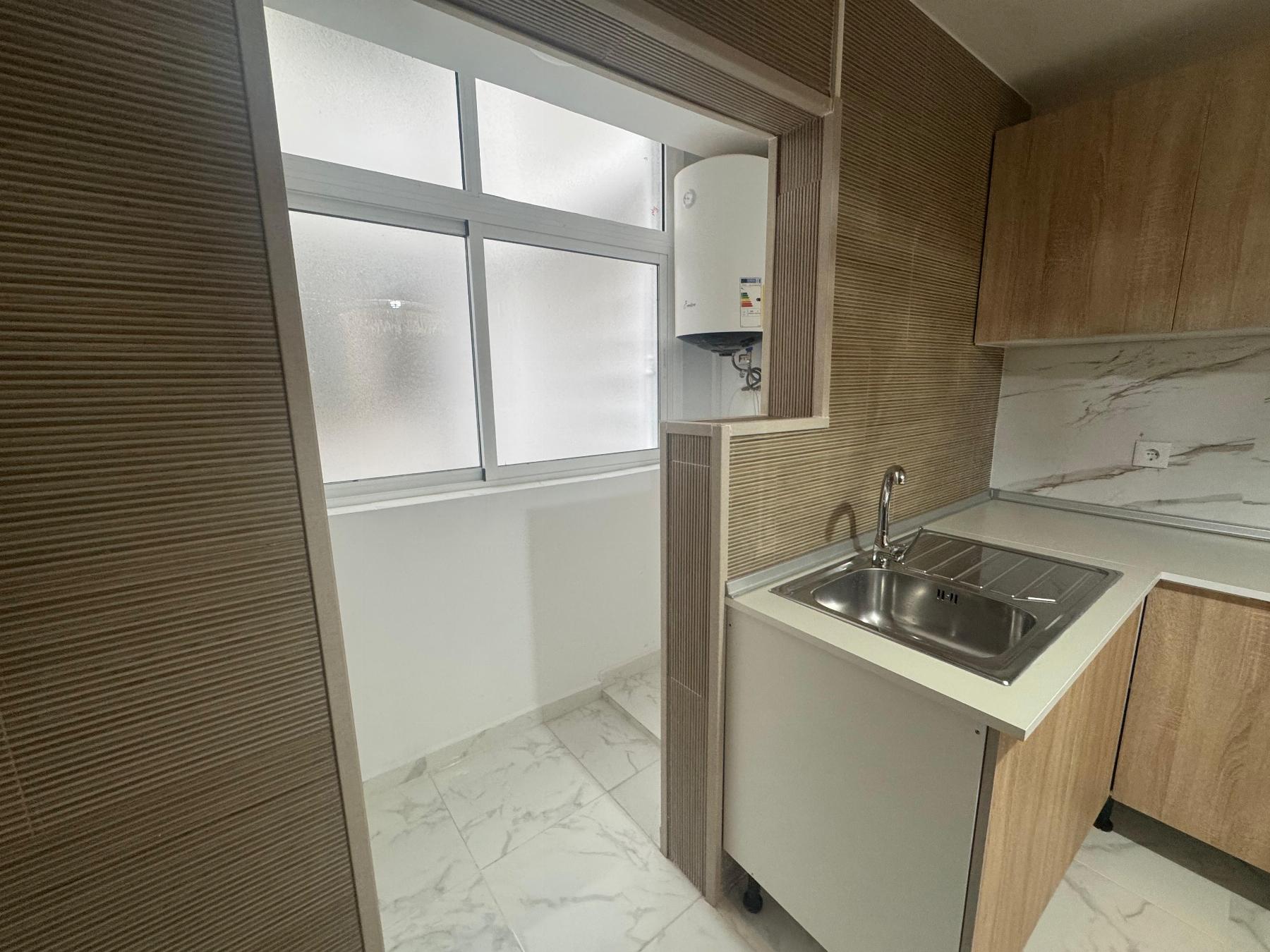 For sale - 3 Bedroom 3 Bathroom Apartment in Torrevieja - Costa Blanca  - Alicante