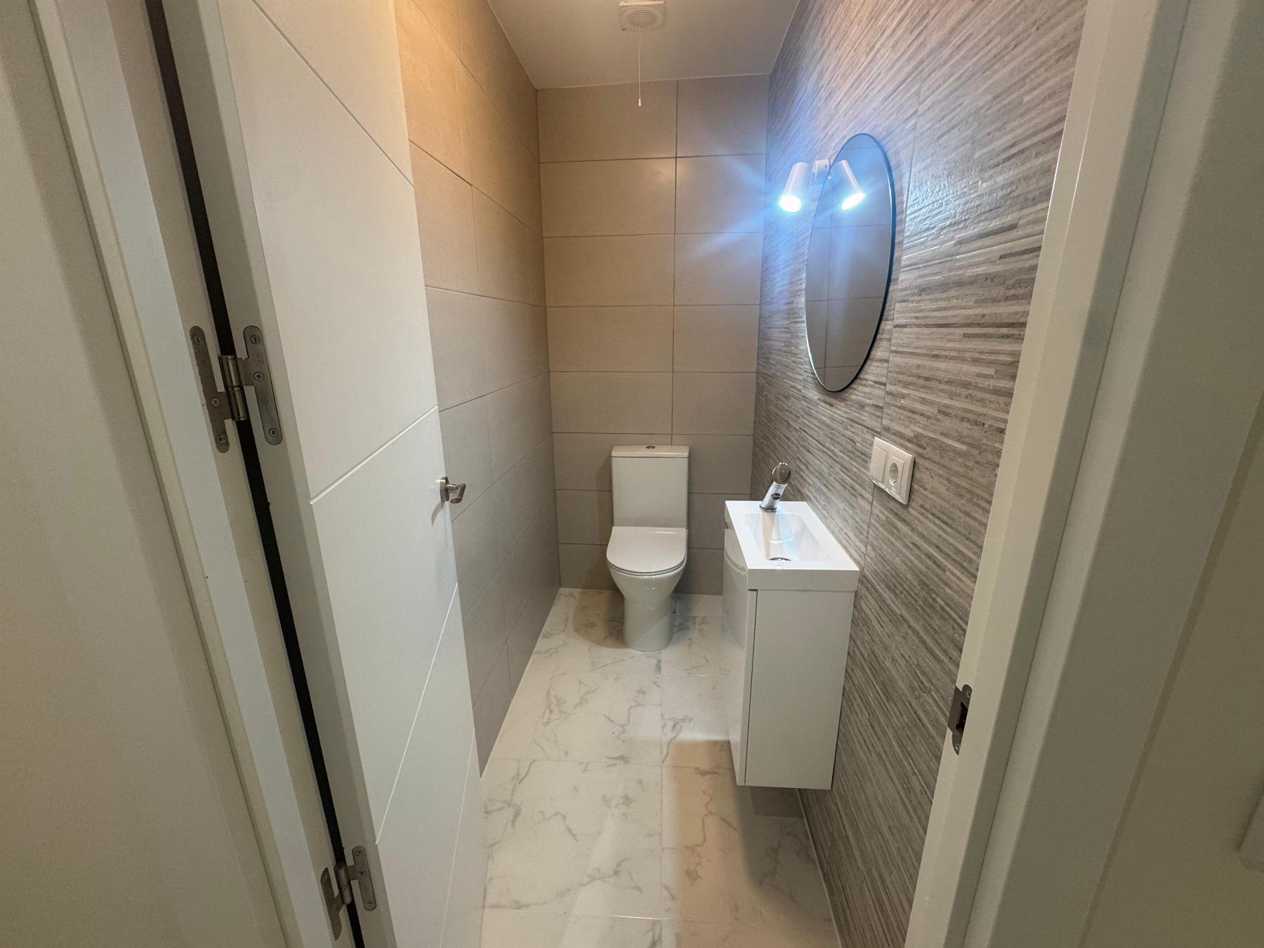 For sale - 3 Bedroom 3 Bathroom Apartment in Torrevieja - Costa Blanca  - Alicante