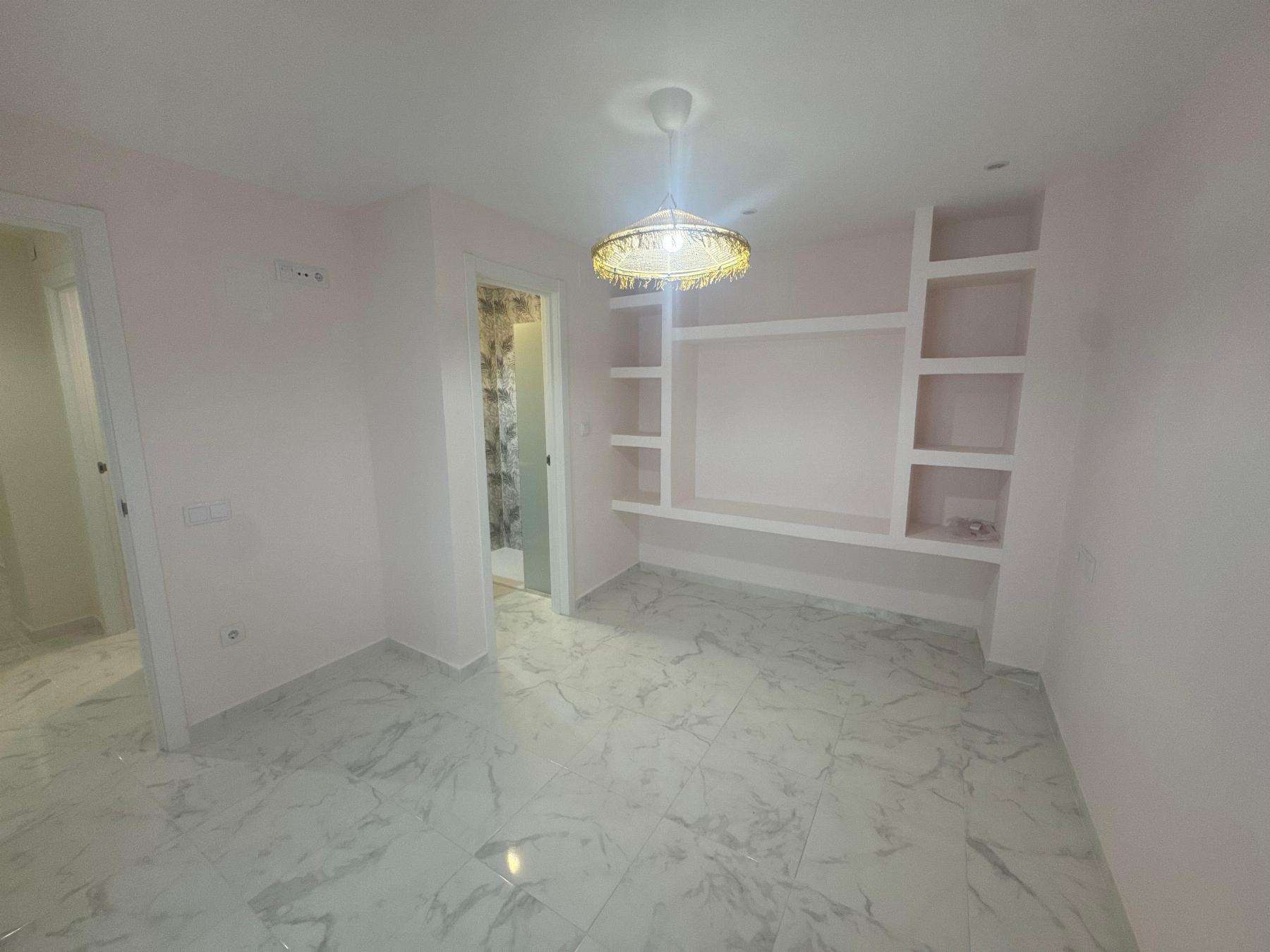 For sale - 3 Bedroom 3 Bathroom Apartment in Torrevieja - Costa Blanca  - Alicante