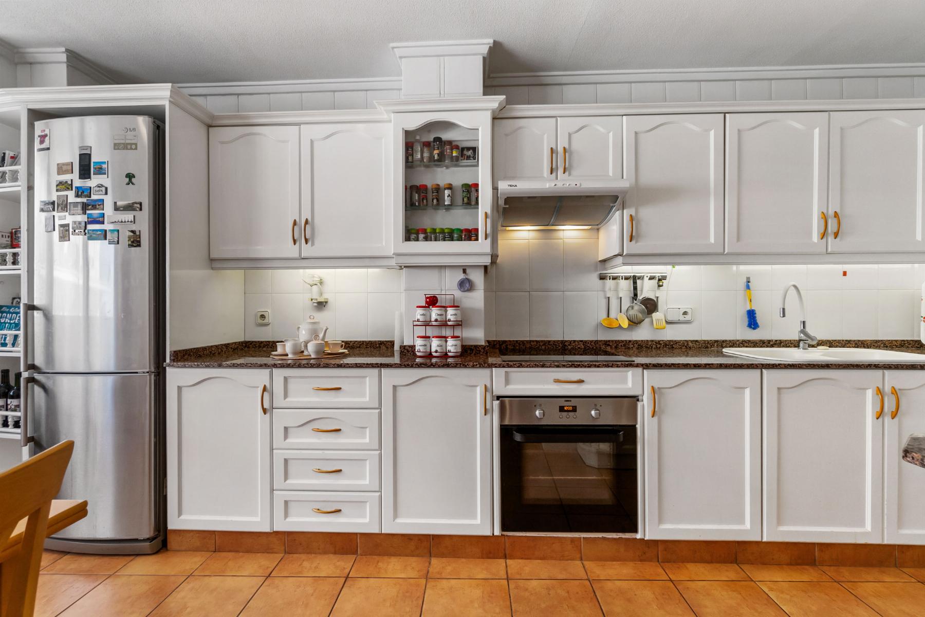 For sale - 4 Bedroom 2 Bathroom Apartment in Torrevieja - Costa Blanca  - Alicante