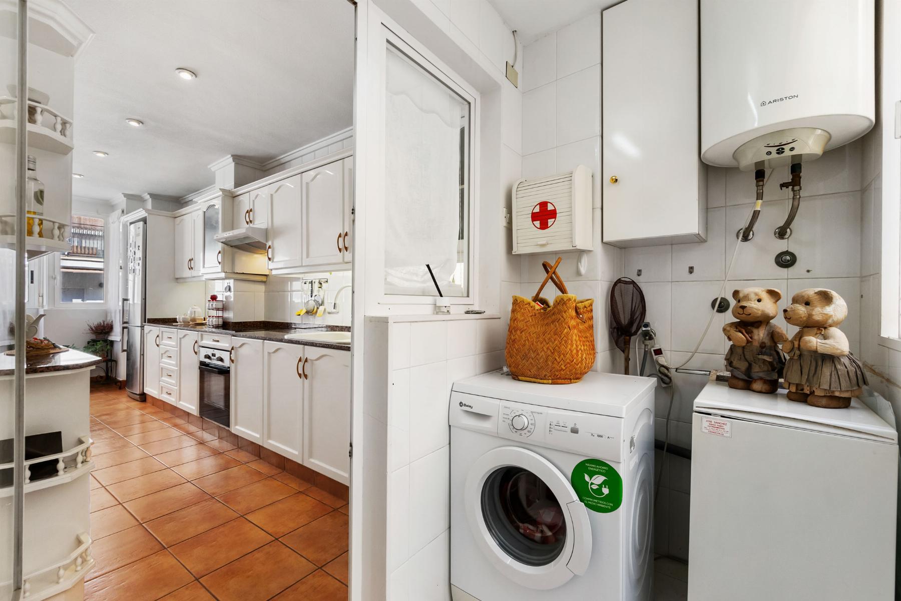 For sale - 4 Bedroom 2 Bathroom Apartment in Torrevieja - Costa Blanca  - Alicante