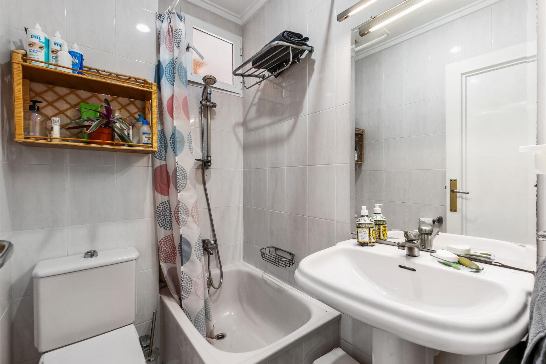 For sale - 4 Bedroom 2 Bathroom Apartment in Torrevieja - Costa Blanca  - Alicante