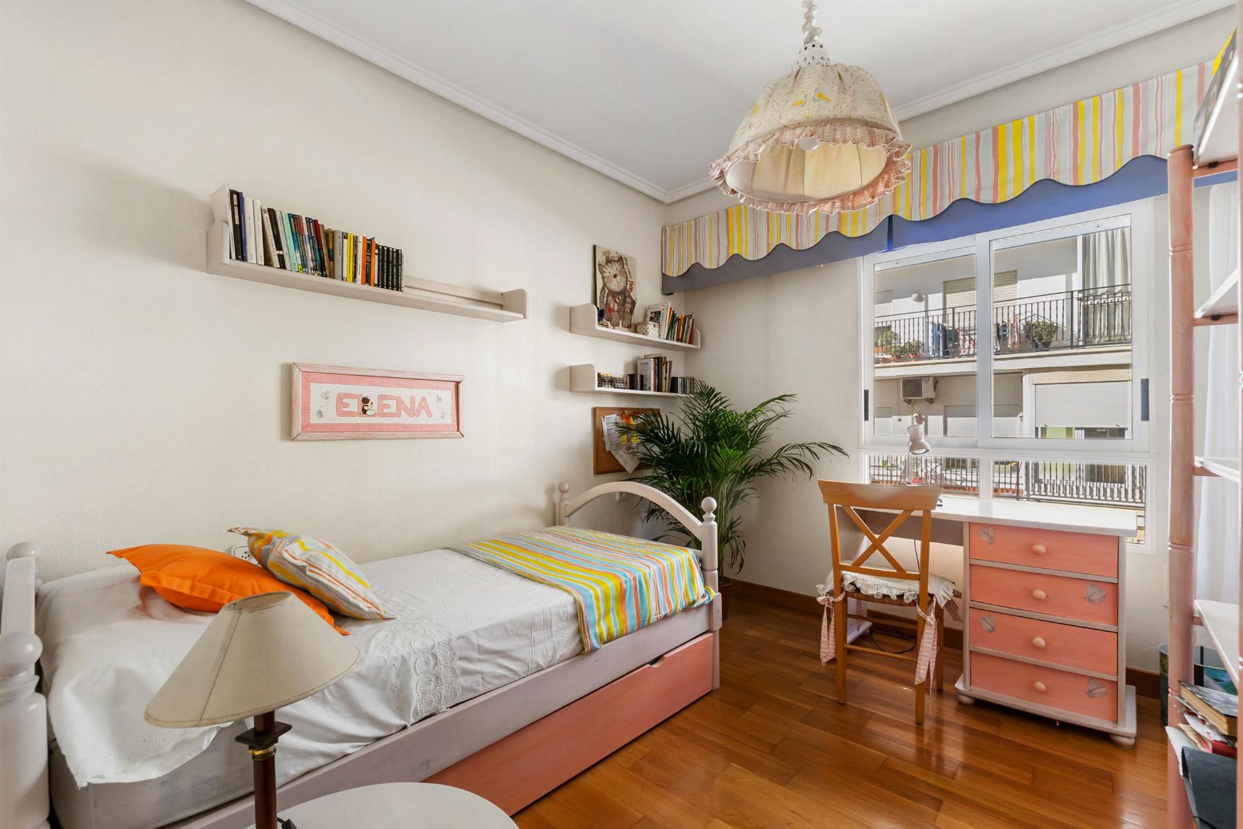 For sale - 4 Bedroom 2 Bathroom Apartment in Torrevieja - Costa Blanca  - Alicante