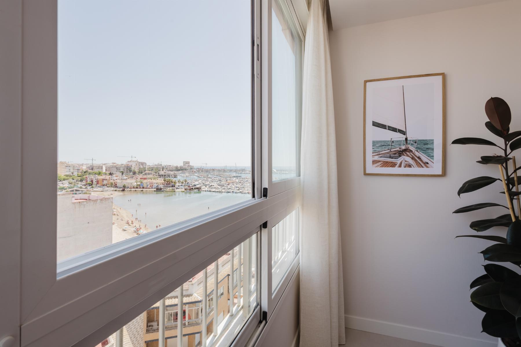 For sale - 3 Bedroom 3 Bathroom Apartment in Torrevieja - Costa Blanca  - Alicante