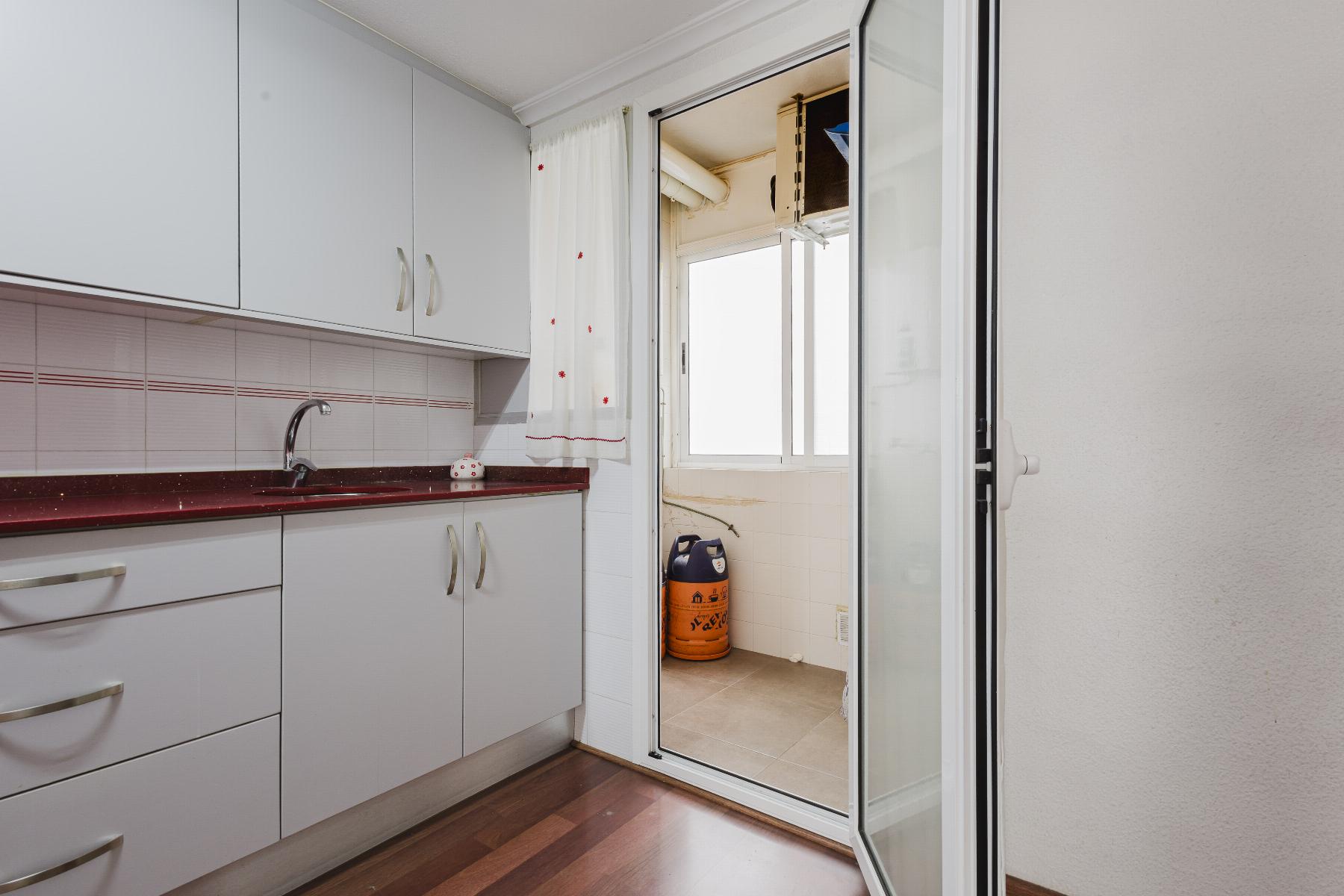 For sale - 3 Bedroom 2 Bathroom Apartment in Torrevieja - Costa Blanca  - Alicante