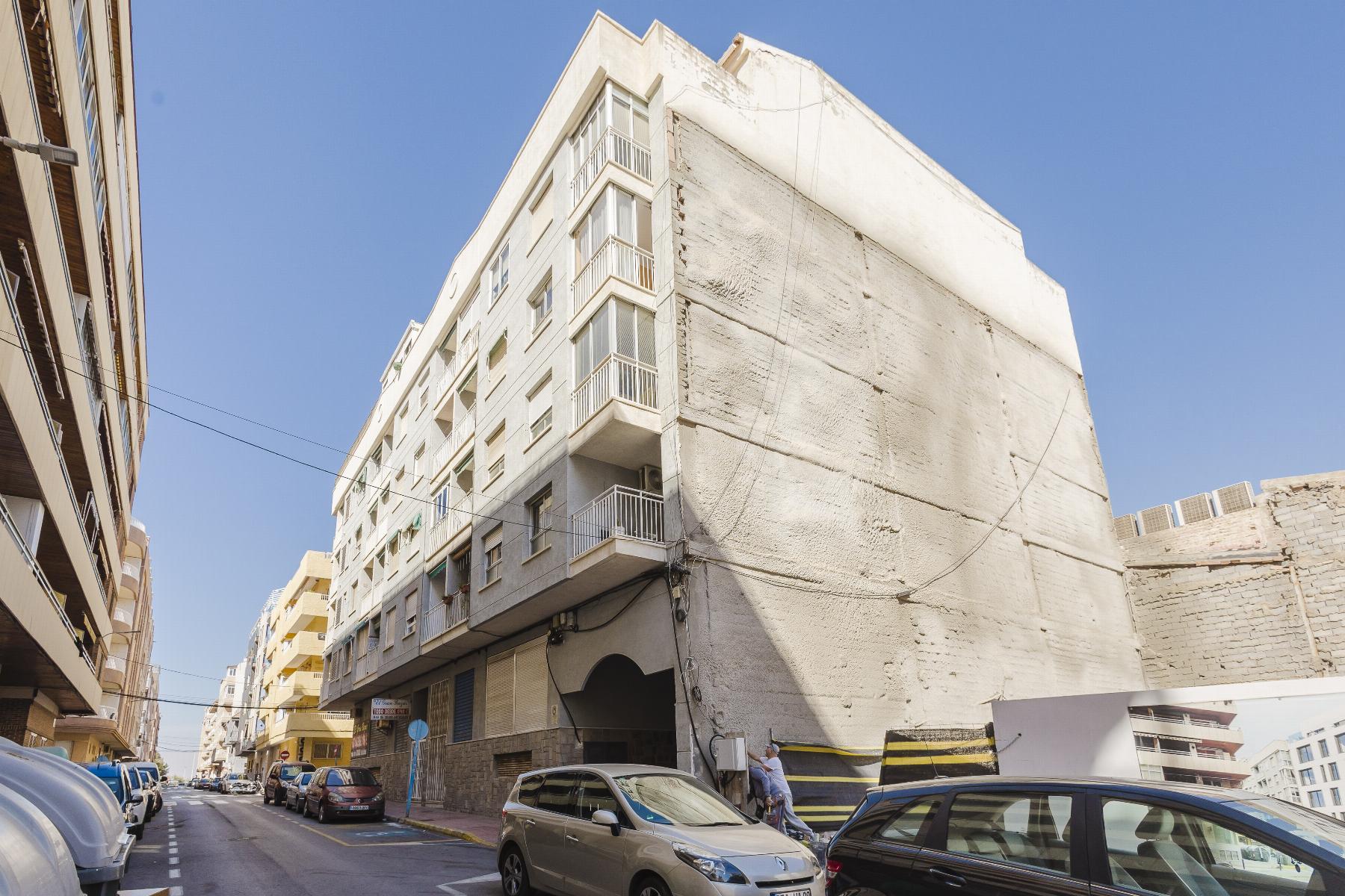 For sale - 3 Bedroom 2 Bathroom Apartment in Torrevieja - Costa Blanca  - Alicante