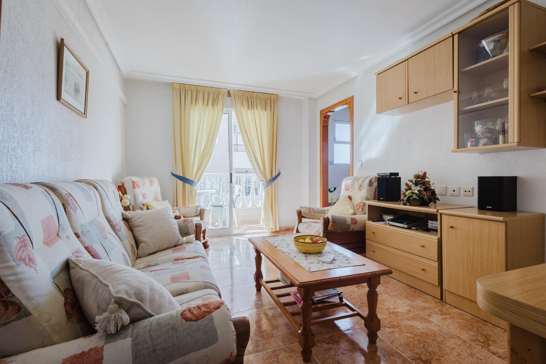For sale - 3 Bedroom 2 Bathroom Apartment in Torrevieja - Costa Blanca  - Alicante