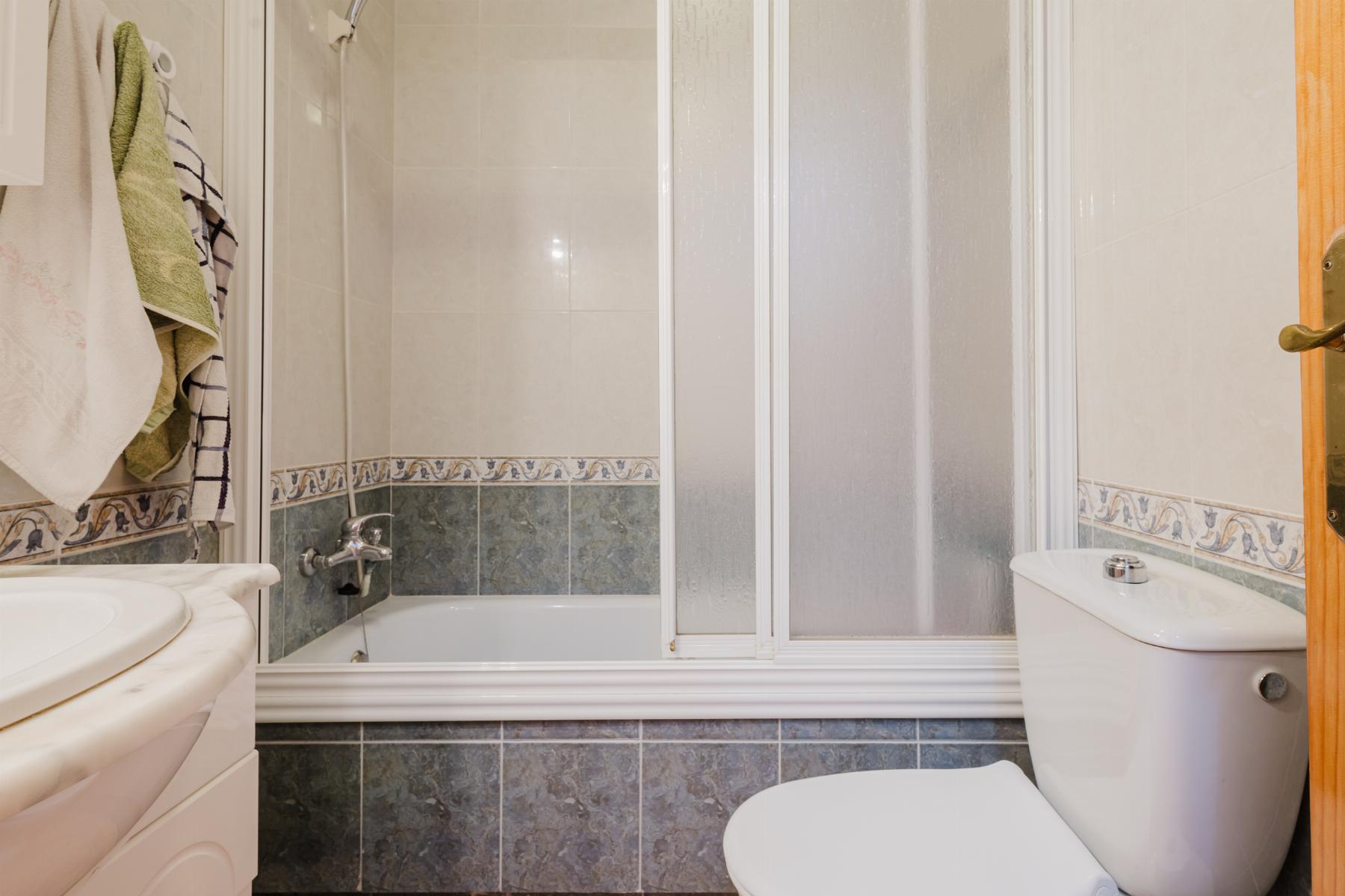 For sale - 3 Bedroom 2 Bathroom Apartment in Torrevieja - Costa Blanca  - Alicante