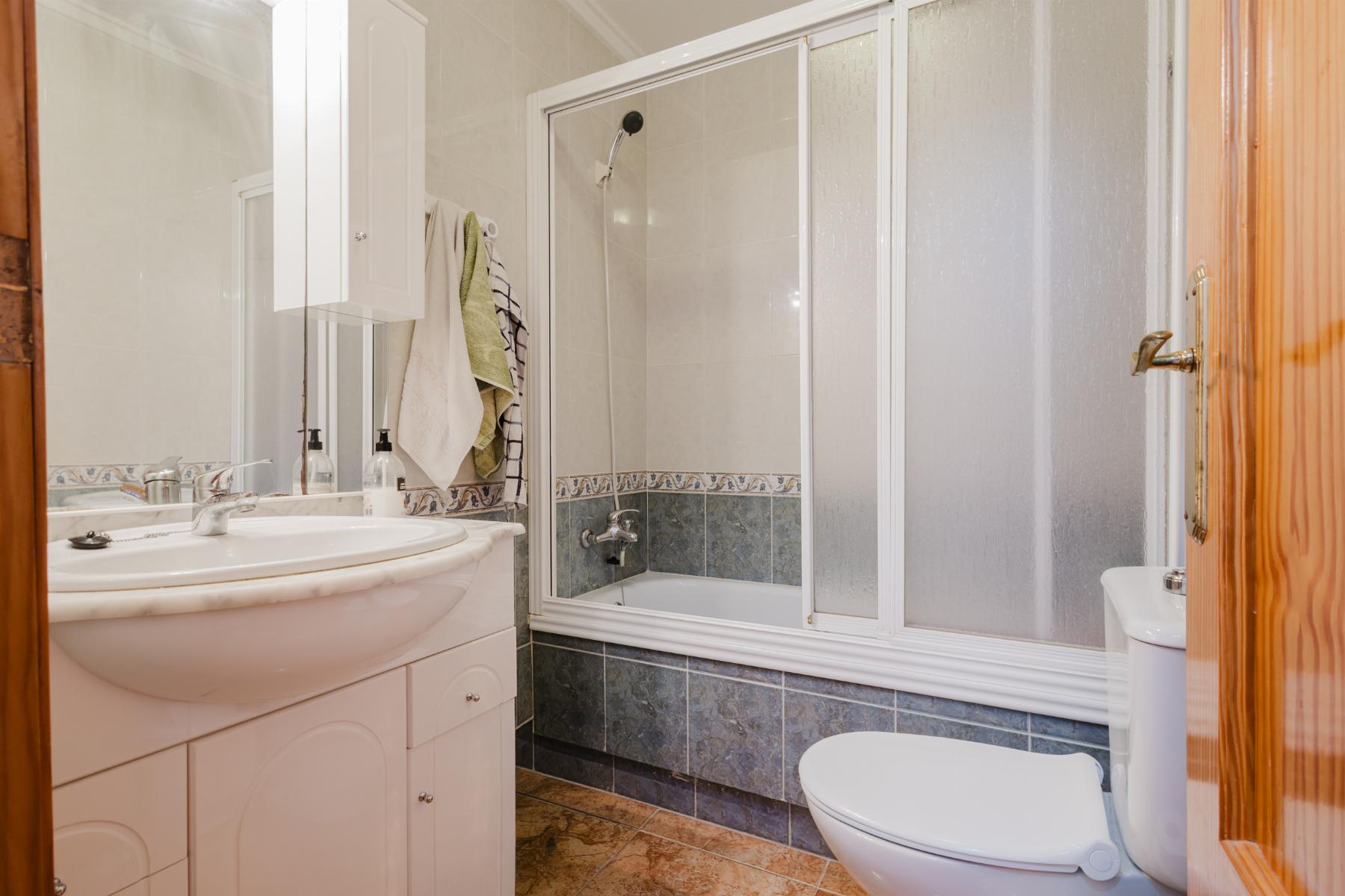 For sale - 3 Bedroom 2 Bathroom Apartment in Torrevieja - Costa Blanca  - Alicante