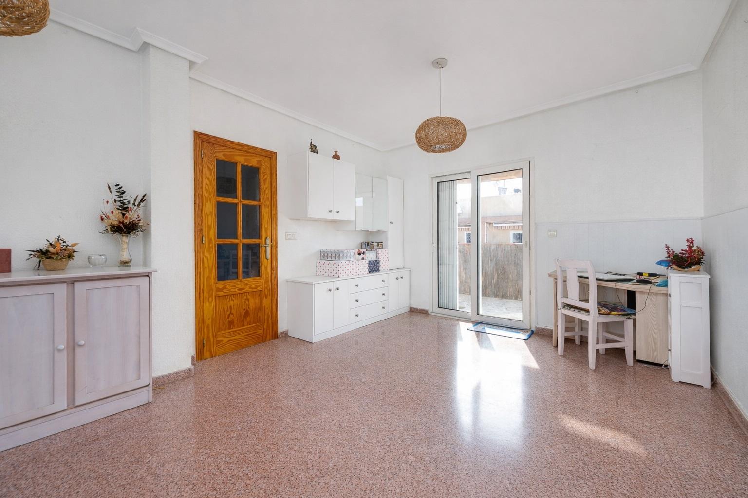 For sale - 2 Bedroom 2 Bathroom Apartment in Torrevieja - Costa Blanca  - Alicante