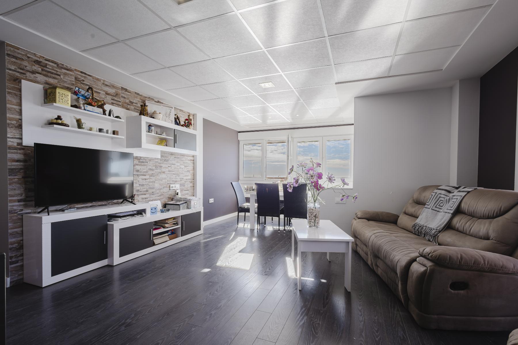 For sale - 3 Bedroom 2 Bathroom Apartment in Torrevieja - Costa Blanca  - Alicante