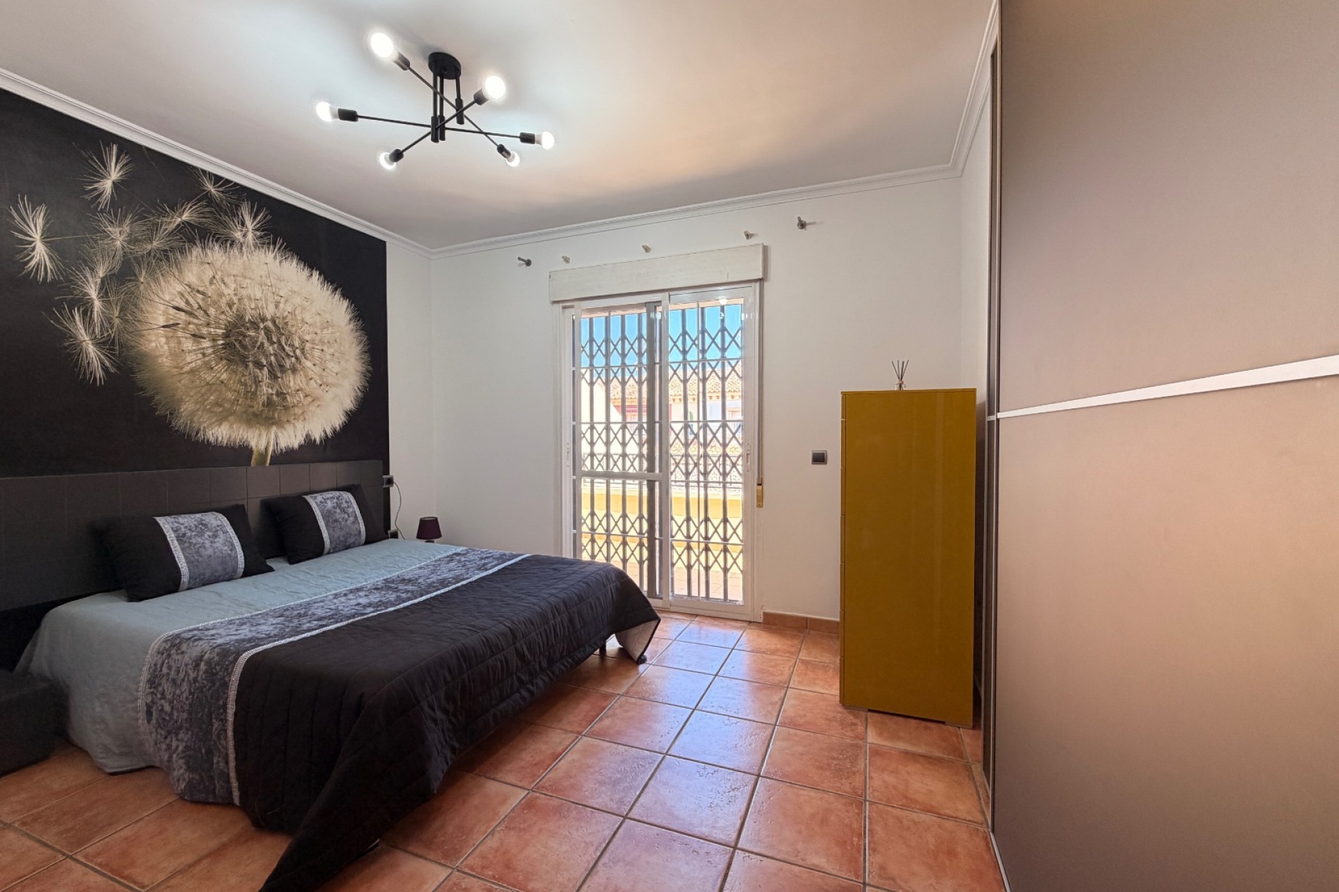 For sale - 3 Bedroom 3 Bathroom Townhouse in Catral - pueblo  - Alicante