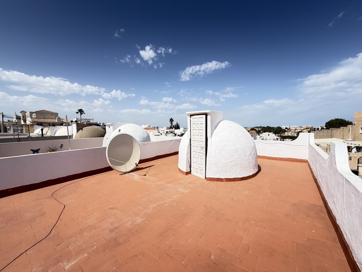 For sale - 2 Bedroom 1 Bathroom Bungalow in Villamartin - , Villamartin, Alicante, Spain - Alicante