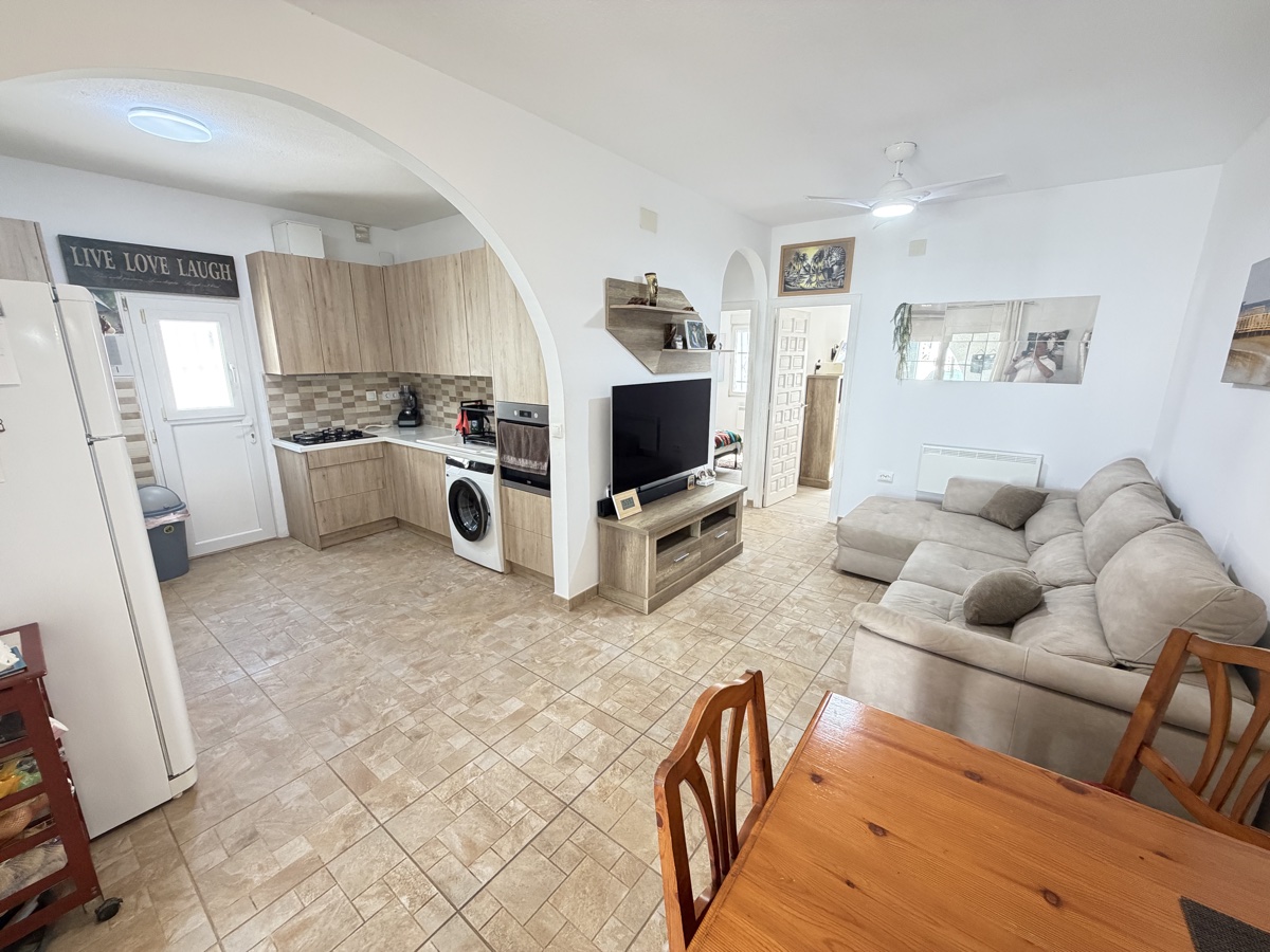 For sale - 2 Bedroom 1 Bathroom Bungalow in Villamartin - , Villamartin, Alicante, Spain - Alicante