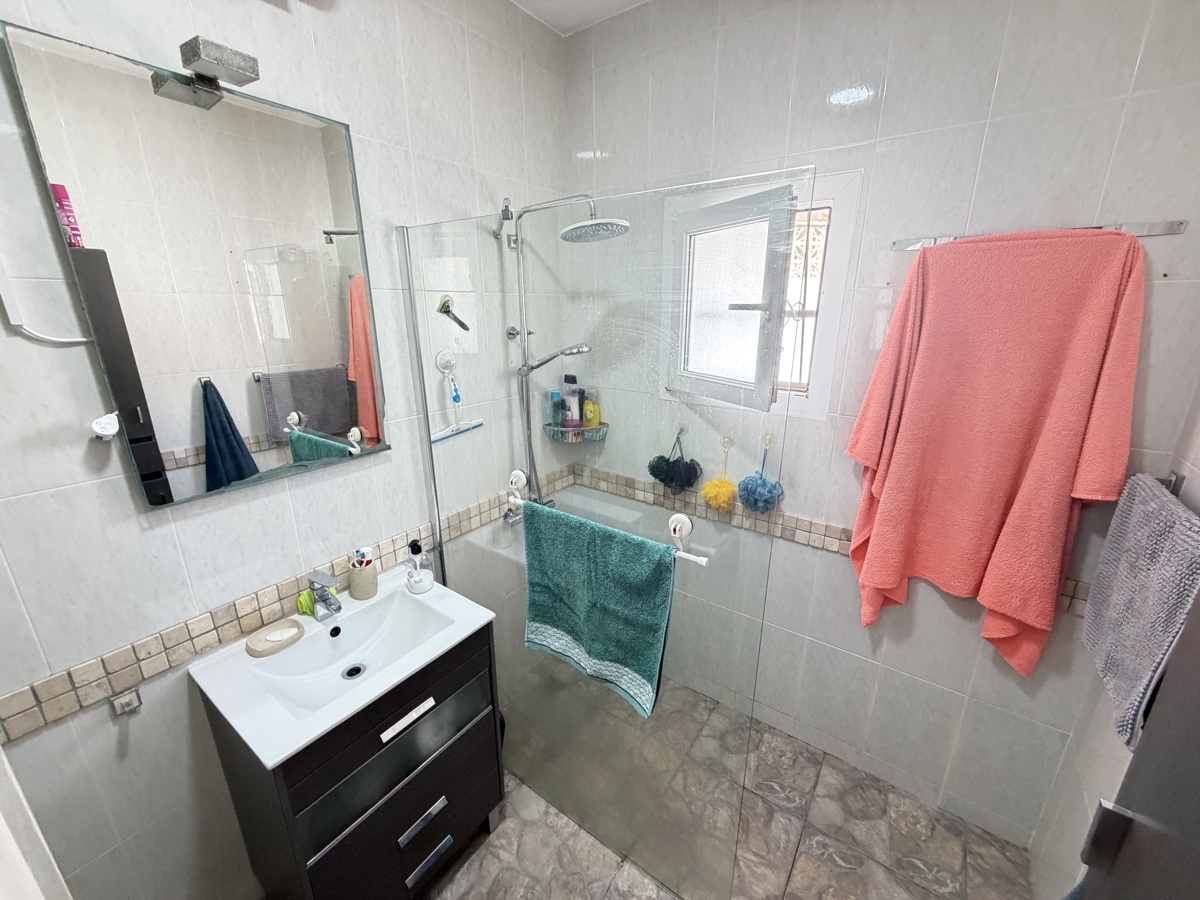 For sale - 2 Bedroom 1 Bathroom Bungalow in Villamartin - , Villamartin, Alicante, Spain - Alicante